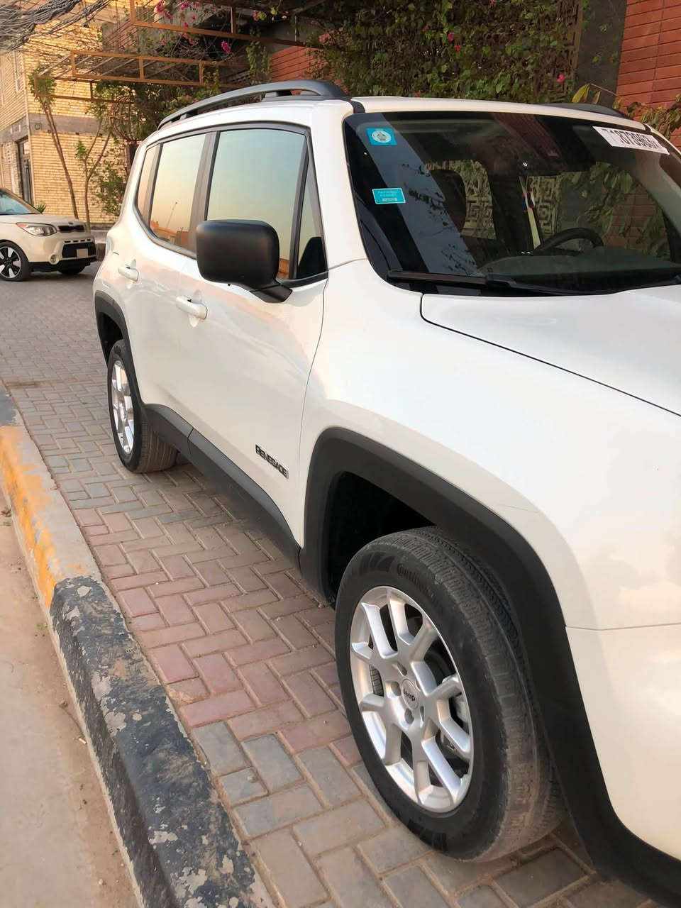السلام عليكم 
جيب رانجيد 2022رقم كربلاء ب اسمي مكينه1300 تيربو
مكفوله من كل ضربه ماعدا حادث امريكا بدون ايرباك 
فقط جاملغ خلفي 
وجزء قليل من باب بدون ايرباك
السعر137 وبيه مجال
***********
