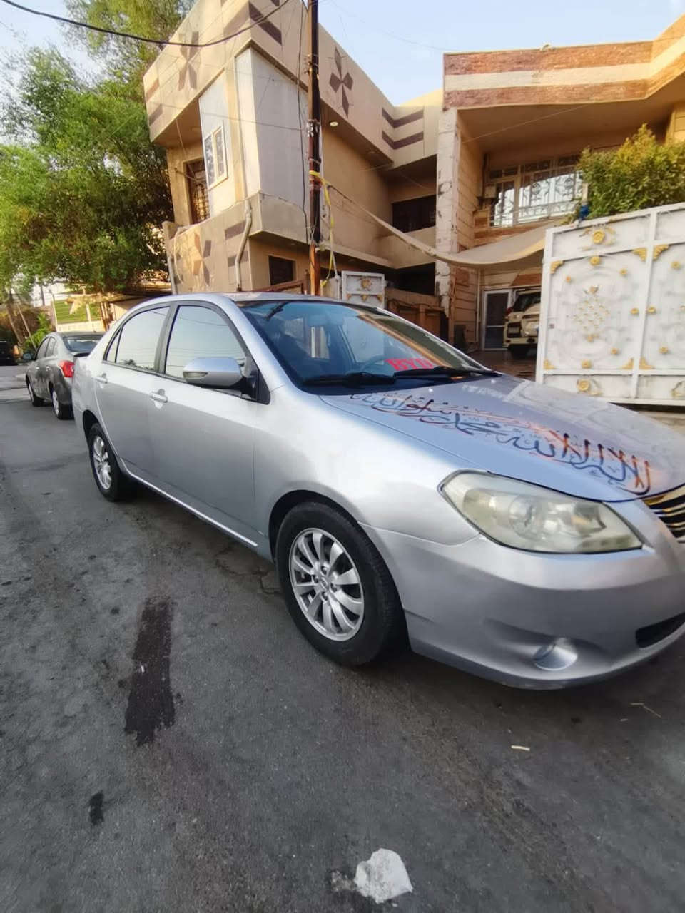 السلام عليكم
للبيع BYD G3 
موديل 2014 
رقم بغداد بأسمي لون رصاصي 
فول مواصفات 
السيارة نضيفة جداً وعلى وضع الشركة 
موقع بغداد المنصور 
***********
