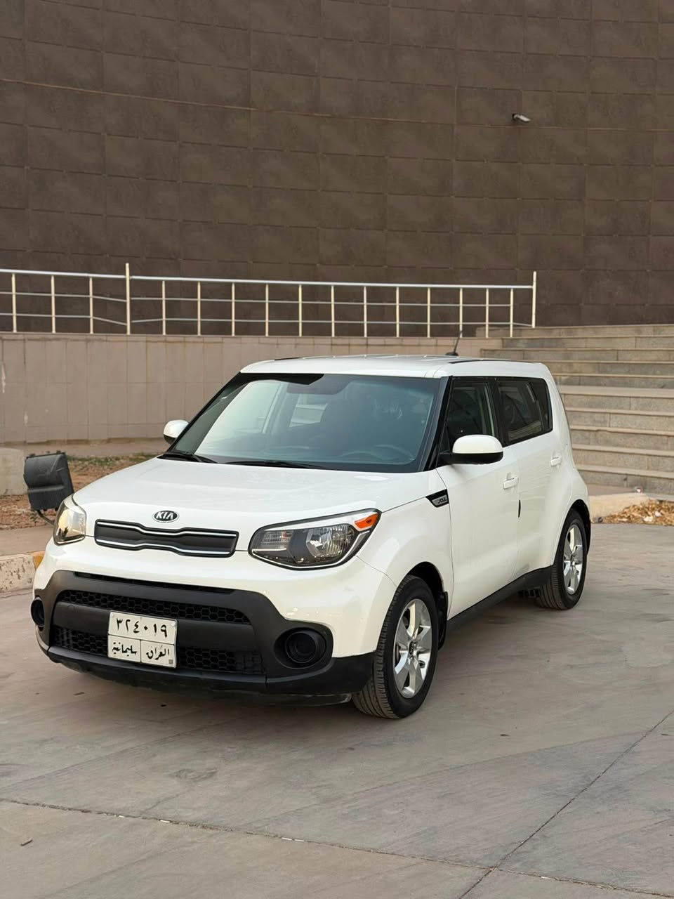 Kia soul

كيا سول 
موديل ٢٠١٩
رقم سليمانيه.  كوبون بنزين بي  بشرط تحويل ثاني يوم 
كير محرك بشرط مامفتوح  محرك جبير 
سياره جديد و جاهزه بدون نقص
تاخم صدر.  تايرات جديد 
مواصفات eco.   شاشه جبير.  ABS  سماعات boss  
تحديد سرعه.   و تحكم استيرن 
سياره بيها باب واحد صبغ بدون دواخل. بدون ارباك 
مكان سياره كركوك 

سعر ١١٥ وبي مجال.  خابر وتدلل ماجاوب تعليق او رساله 
***********
*********** كركوك, العراق
