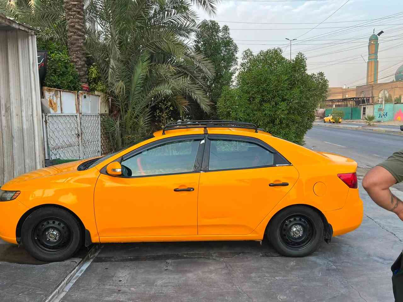 السلام عليكم فورتي 2010 مكينه 2000 تبريد شغال تخم تاير رقم ديالى باسمي ضربه بلدوسه عكس السايق مكانها حي اور السعر 75
***********
