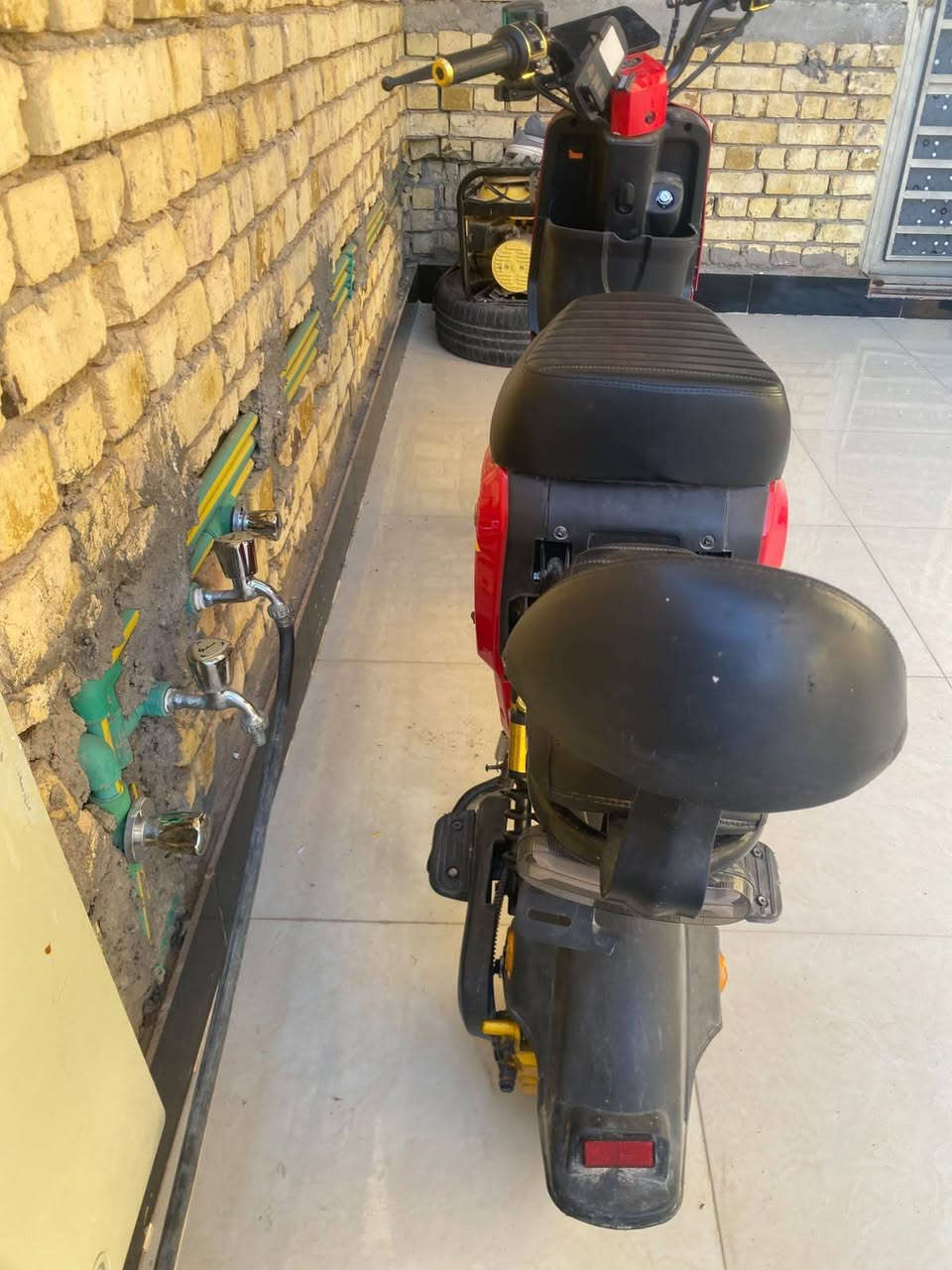 باسكل شحن R9 للبيع 🛵
موديل 2026، قبل شهرين طالع من المعرض.
نظيف 100/100، البطاريات أصلية ونظيفة، وما ناقصه أي شي.

⚠️ بيه بس كسر بسيط بالكفر الأمامي.

💰 السعر: 350 وقابل للتفاوض البسيط.
📍 المكان: كربلاء – طويريج
📞 للتواصل: ***********
