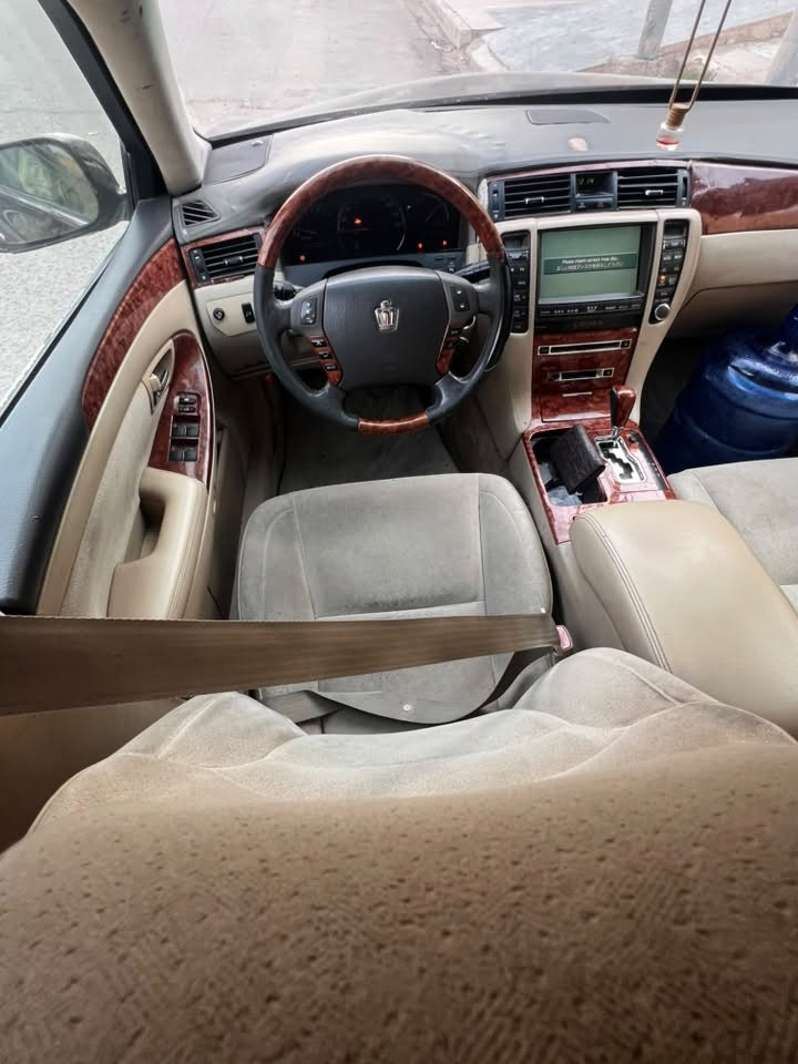 شاهينه
كصه جنطه
متومه طبق الاصل
ارقام انكليزي
تبريد ثلج
دواخل عسلي
لايت يصعد وينزل
جاهزه
السعر ٣٣ بيهة مجال

‭***********‬
