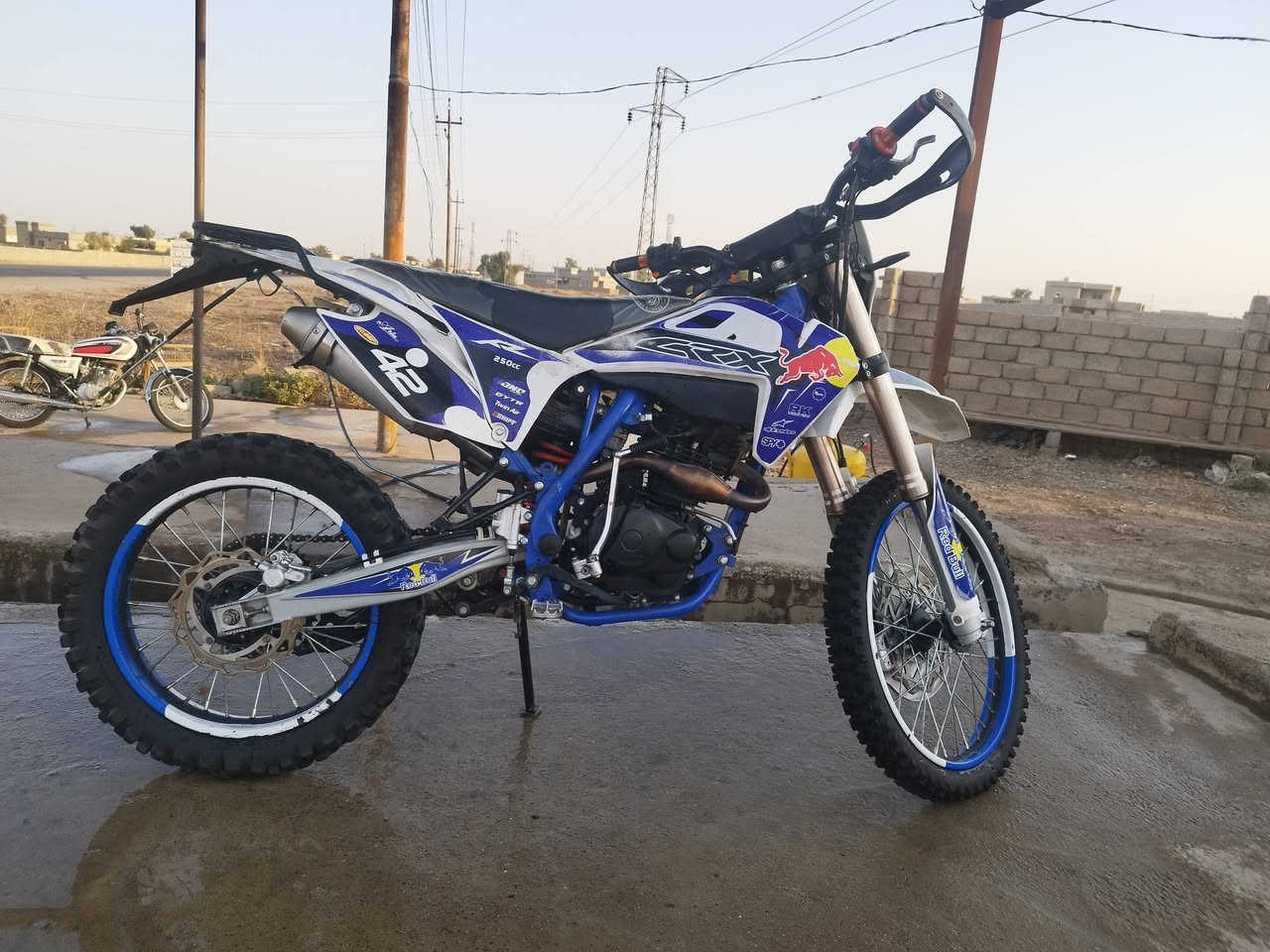قفاز CRX للبيع موديل 2025  
سعر مليون 100 
***********
