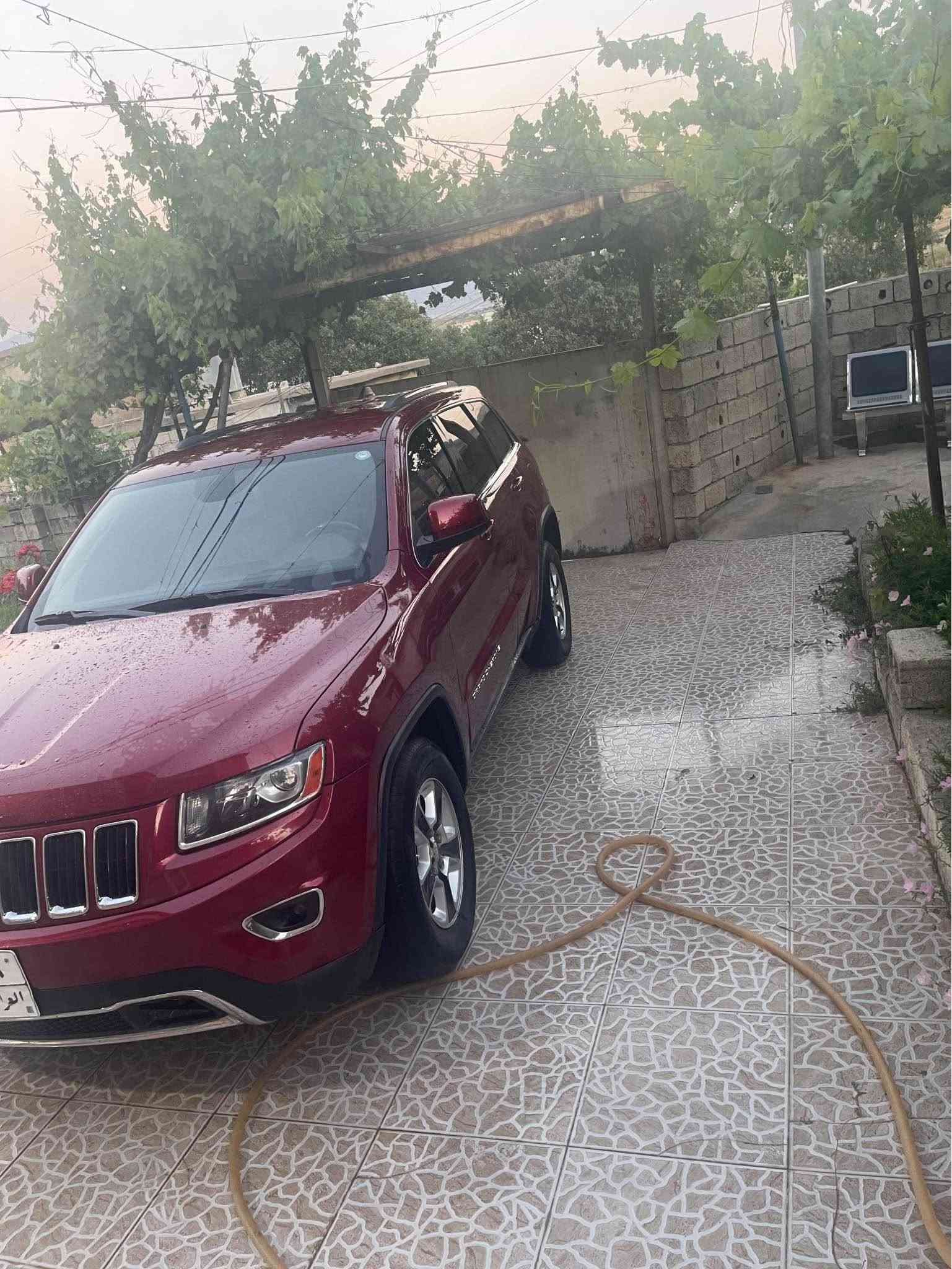 Jeep laredo 2014 
سیارەکە بەناو ناکری بەناو شەریکەیە ئەولیاتە 
کیشەی مەدەن و شەخسی بە شەرت
٣ پارچەی بۆیاخە بی ژوری 
سحری ١٢٥ وەرەقە و موجال
*********** سوران, أربيل
