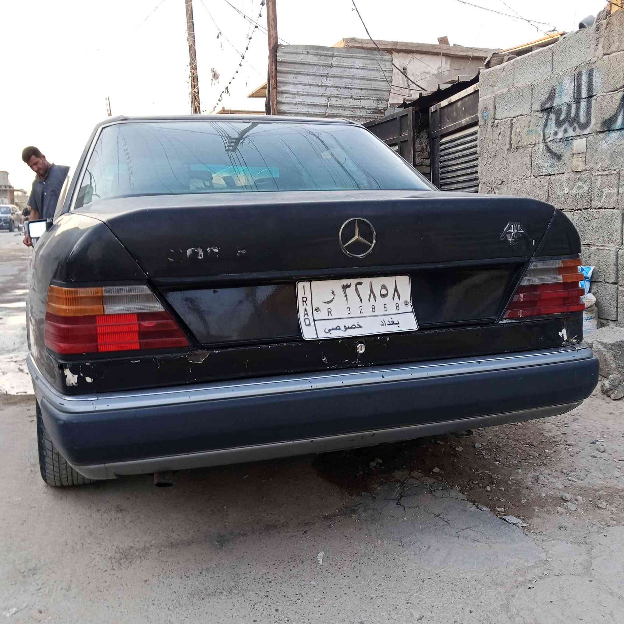 السلام عليكم سيارة مارسدس محرك بطه 300 سعر 35 بسمي العنوان بغدادلبياع شهداء البياع موبايل ***********رجا موشراي
