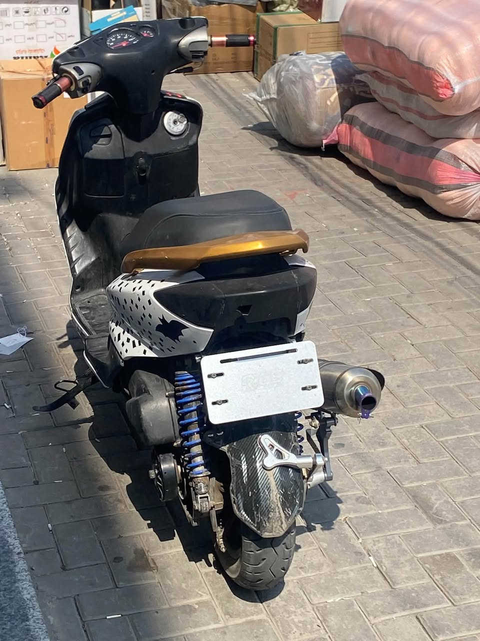 سلام عليكم
سكنس نثيه للبيع 
مكينه ناعمه نكره سلف بكل وقت
بوشه 58.5 
كلجات ncy
صالنصه بوري عدل جديده
قاعده رقم
جاملغ امامي كاربون
واقيه تاير خلفي كاربون 
كشن رياضي
كابريتر بلادي
يدات سكليتر رياضي
يدات بريك رياضي 
قفل ستيرن 
وياله اسود خلفي امامي ذهبي
سبايدر ذهبي
دبلات شغاله طستها فول
كهربائيات شغاله 
دراجه شعله ومعدل شلعتها تشك لكاع
سعر 750قفل
رقم ***********واتساب
اتصال وواتساب ***********
مكاني بغداد الدوره طعمه
