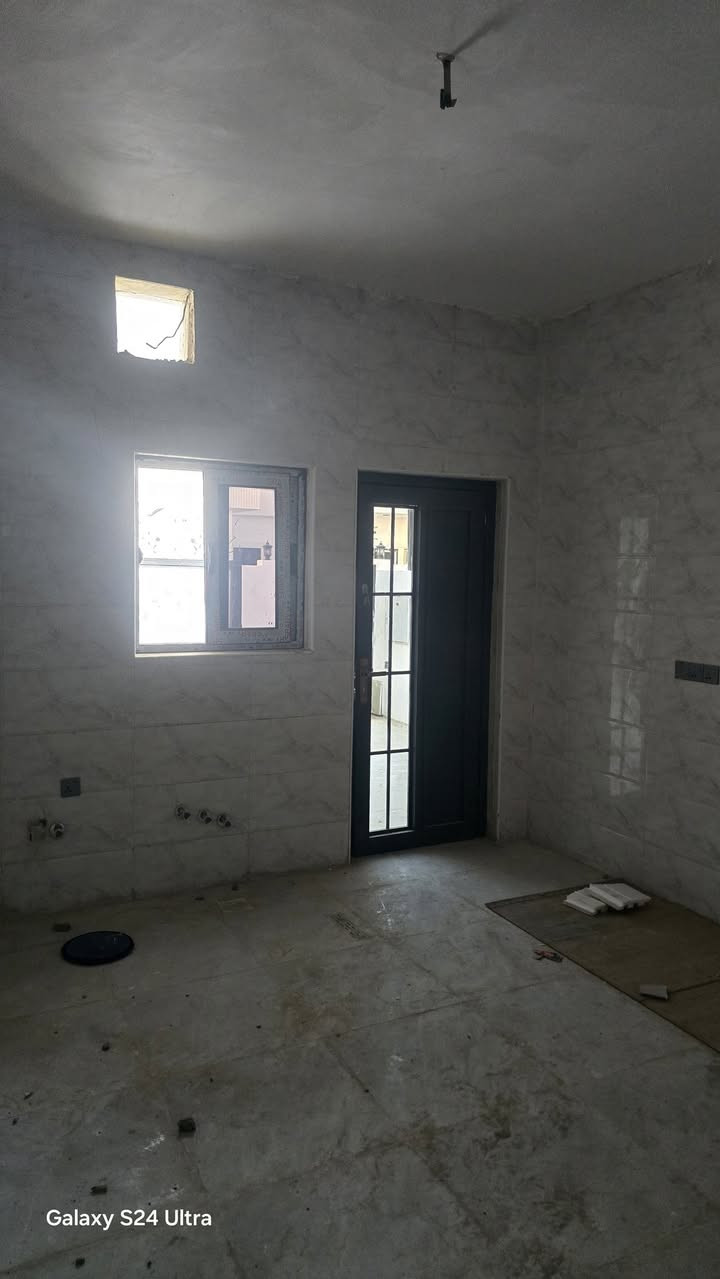 دار للبيع مجمع الناصر  مساحه 200 متر طابق واحد بيت زيرو كامل جاهز للسكن السعر الكلي 125 تدفع 72 يبقه 53 بشهر 700 الف 
للاستفسار. 
 ***********
***********
