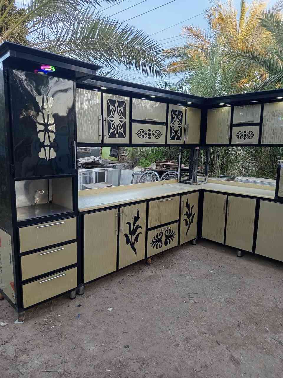 كاونتر 6 متر 7 قطع مرمر 
سعر 700
توجد خدمة توصل بكرو
الشراي يراسل الصفحة أو يتصل *********** أو وتساب
