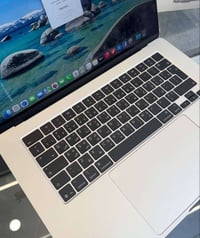 ماك بوك اير m4 2025  حجم 15 انش  Ram 16g  Ssd256  ضمان الوكالة بطارية ...