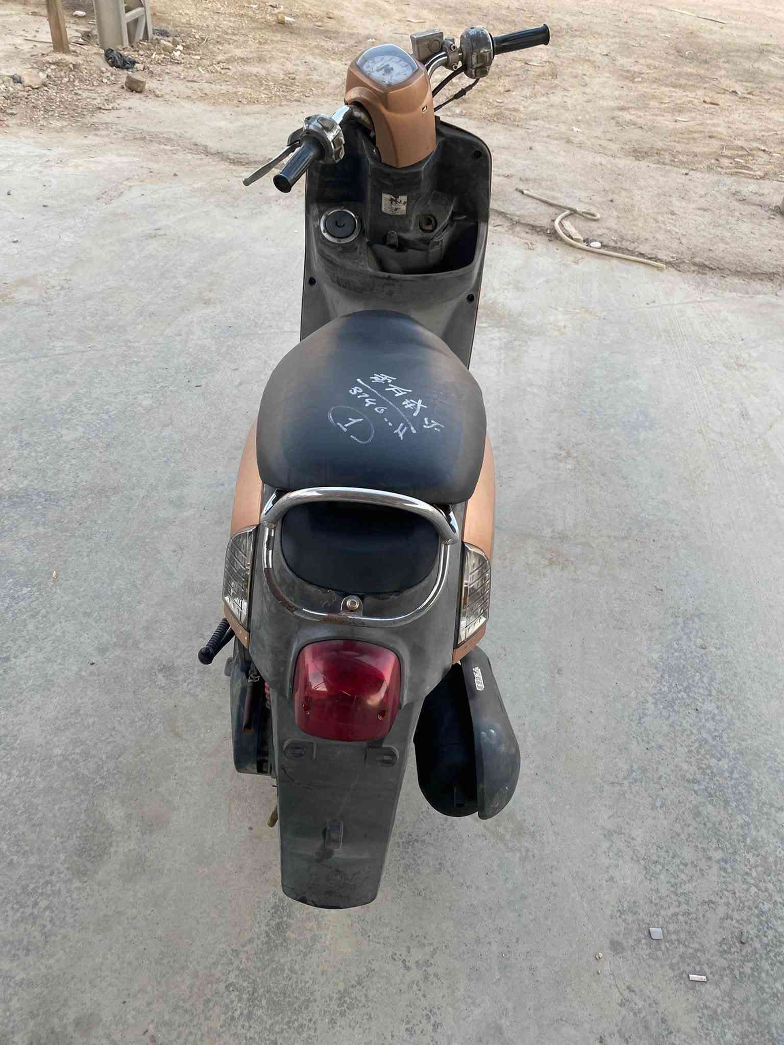 سلام عليكم بوليس كابريتر دراجه من الطول للطول ختم واحد وبلاديه مكينه شلعه ومعدل  صارلهه شهرين من طالعه الوصل موجود للاستفسار *********** مكاني المسيب سده الهنديه
