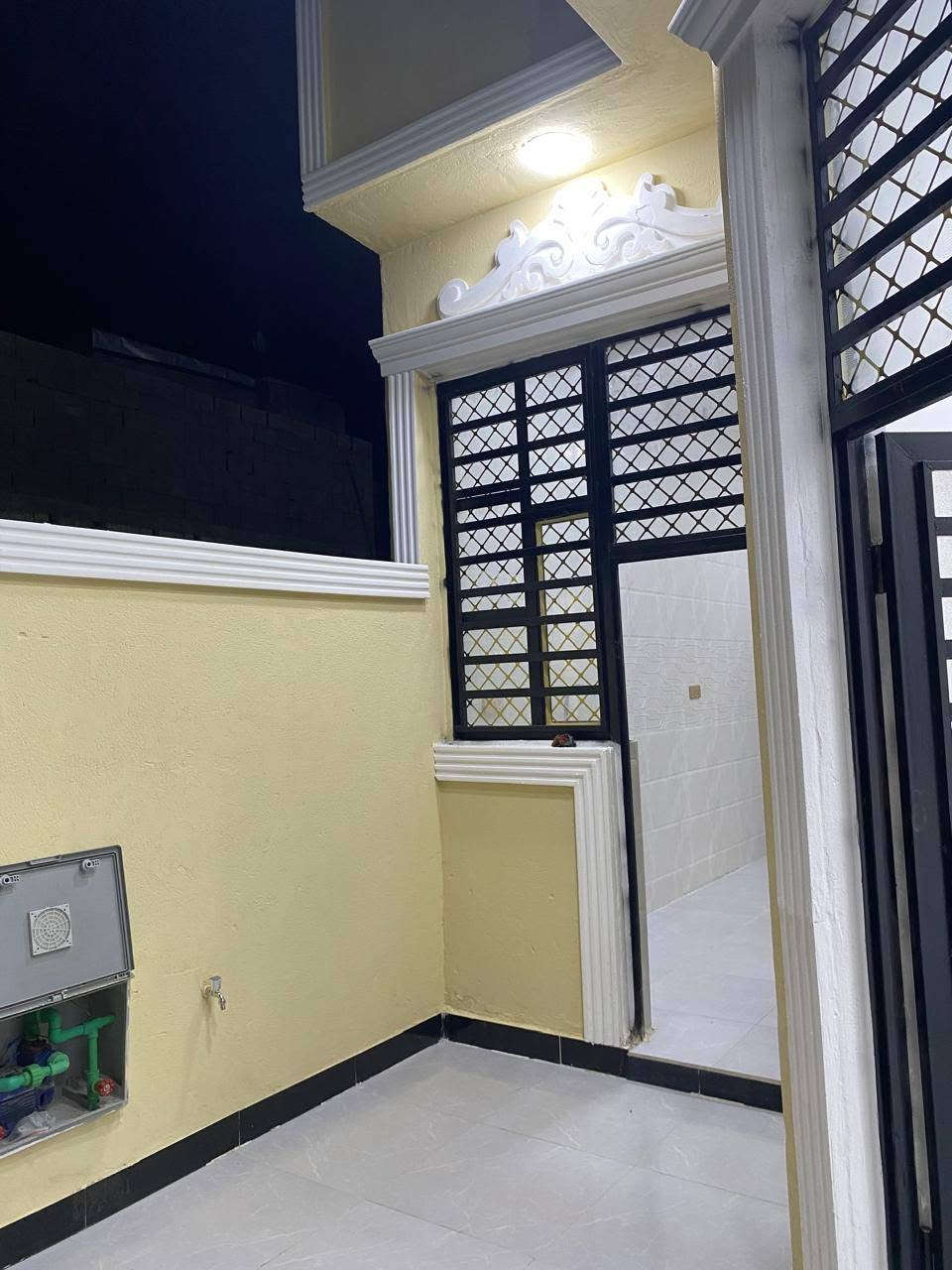 يتوفر دار سكن طابقين مساحه 100 متر طابو زراعي عراقي سند 25 📍 البصره ابو الخصيب كوت ثويني يتوفر كافة الخدمات السعر المطلوب 70 مليون وقابل للتفاوض 
***********

