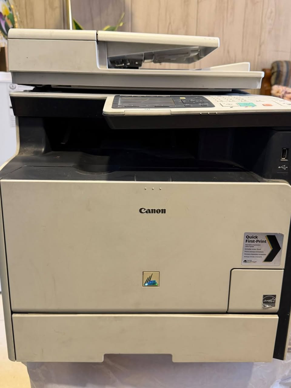 للبيع طابعة ليزر ملونة احترافية ومتكاملة من شركة Canon الموديل العملاق i-SENSYS MF8580Cdw، ممتازة جداً للعمل السريع والمكثف.

المواصفات:
4 وظائف في جهاز واحد: طباعة، استنساخ (سكانر)، مسح ضوئي، وفاكس.

سرعة فائقة: تطبع 20 صفحة بالدقيقة (أسود وملون).

الاتصال: تدعم Wi-Fi للطباعة المباشرة من الموبايل أو اللابتوب بدون وايرات، مع منفذ شبكة Ethernet وUSB.

تغذية أوتوماتيكية (ADF): درج سحب علوي لسحب ونسخ الأوراق والمستندات الكثيرة بنقرة واحدة.

طباعة وجهين تلقائية (Duplex): تطبع على الجهتين بدون ما تقلب الورق بيدك.

شاشة عرض واضحة مع لوحة أزرار كاملة وسهلة الاستخدام.

الحالة: مستعملة بنظافة ممتازة وتعمل بكفاءة عالية.

السعر: 250 الف دينار عراقي وبيها مجال للشراي

رقم التلفون: ***********

المكان: بغداد / الدورة
