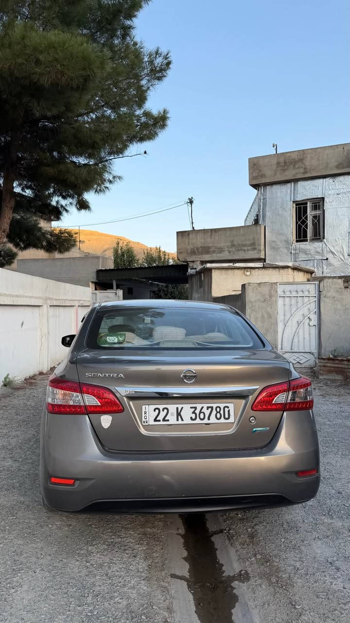 نیسان سێنترا ٢٠١٤ خلیجی گێڕ عادی 
١٣٨ هەزار ڕۆیشتووە
دوو جێ ساردە کوت و سەقفی هەندەک کاڵبویتەوە 
دۆسەی لای سەکن لێدرانی هەیە 
سەیارەکە زۆر خاوێنە و سبوغ و پارچەی نییە 
نرخ ٨٥ وەرەقە 
ژمارە: *********** أربيل, العراق
