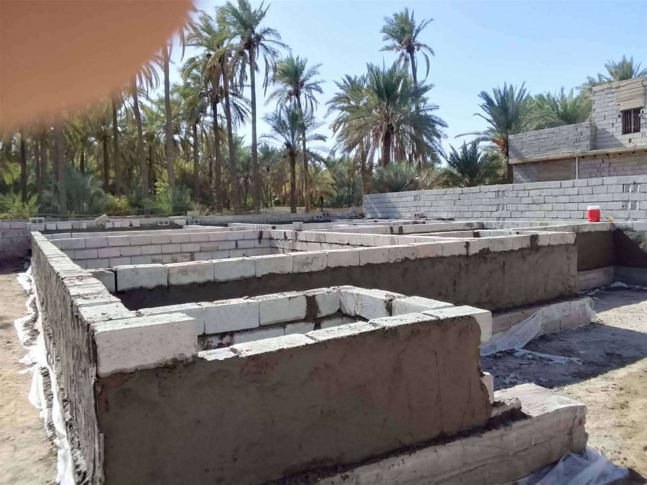 البيع بتلو طابو ملك صرف مساحة 225م مربع تقاطع السادة قرب ثانوية الروابي رايده 40وبي مجال اتواصل عل الرقم ***********
