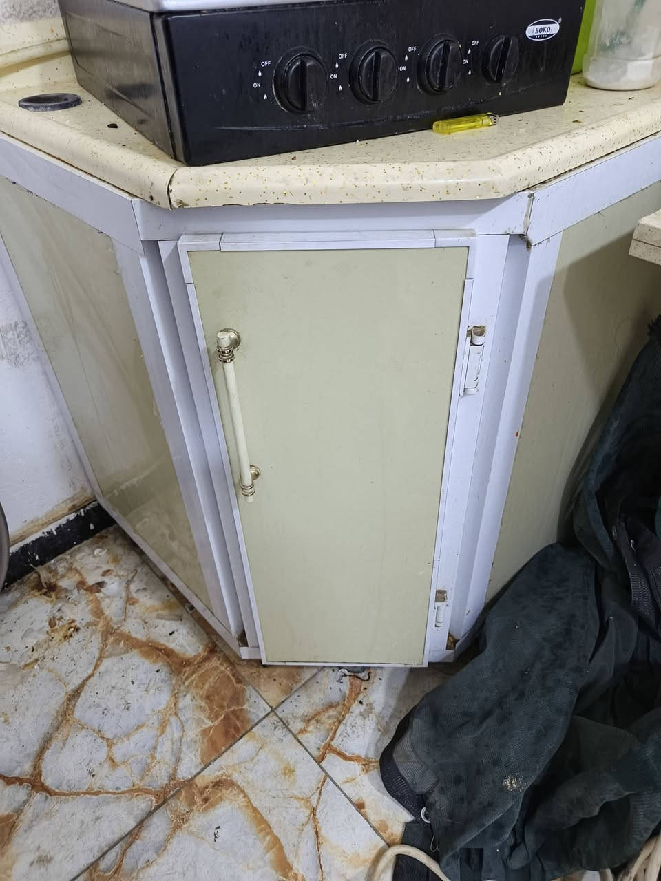 للبيع 
***********
