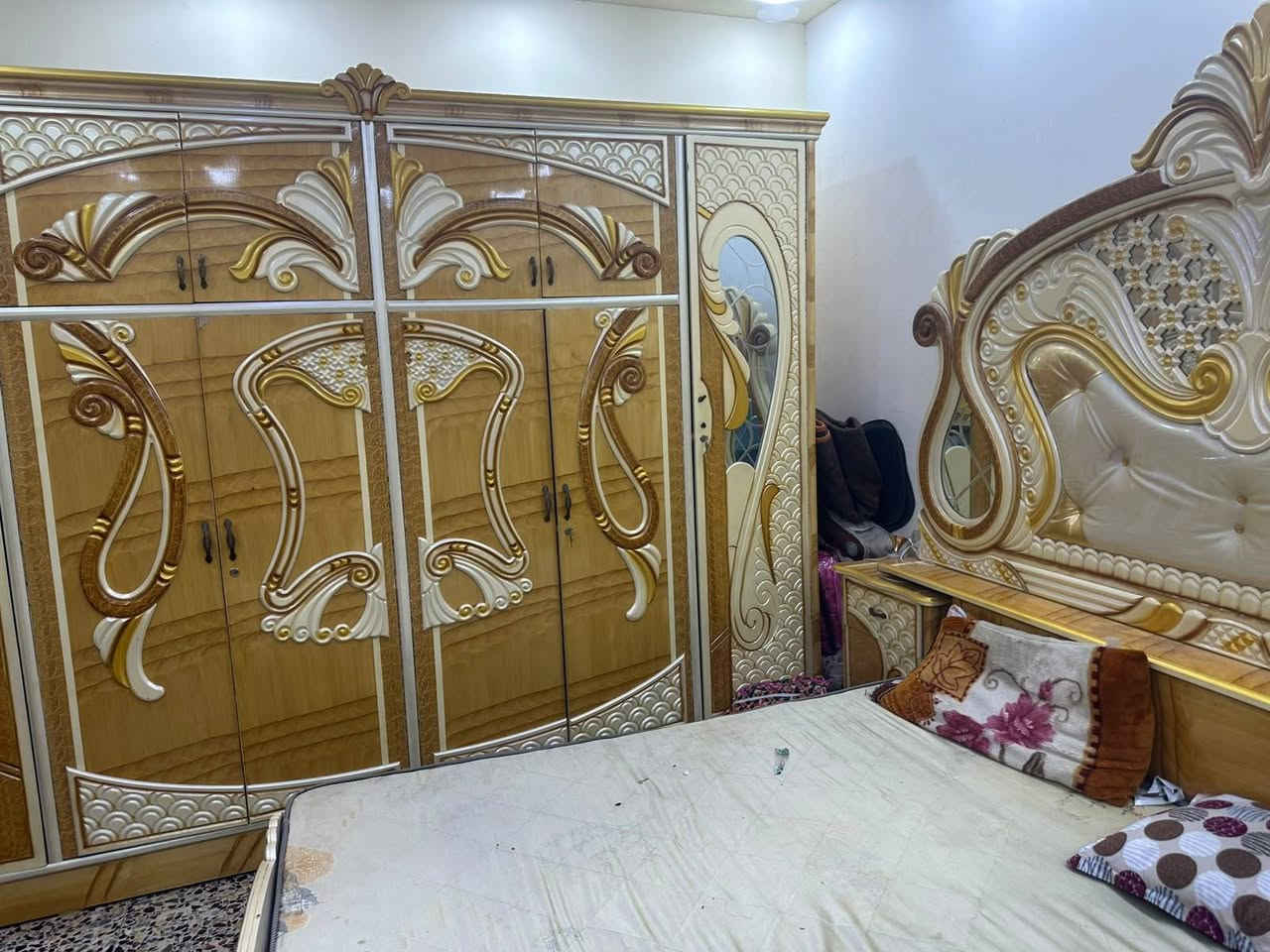 غرفة نوم • ٥ قطع • كنتور ٦ بيبان