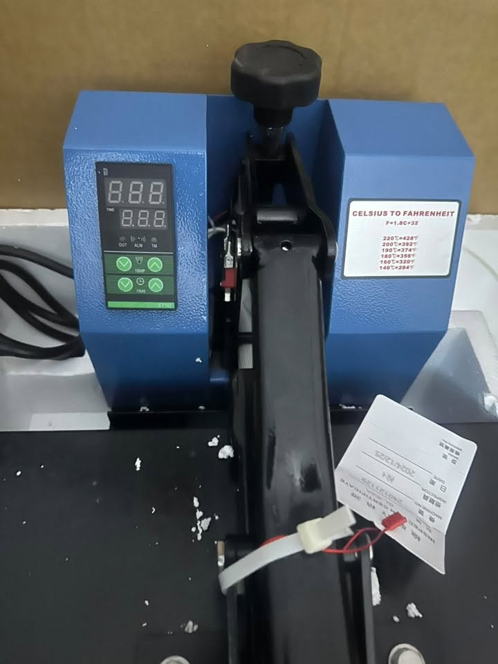 🛑للبيع جهاز كبس حراري قياس 40*60 جديد غير مستخدم ابد.
السعر 375 الف وبي مجال حك التوصيل.
التواصل: ***********
