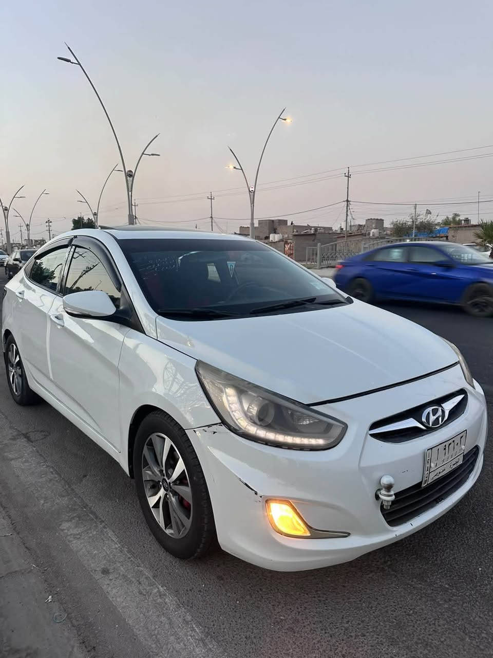 السلام عليكم اكسنت موديل 2018 خليجي 1600 رقم بصره باسمي تحويل مباشر السنوية لـ 2028 كير مكينه حدادية تبريد كفاله السيارة نضيفة مال بيت جاهزة ما ناقصها شي كفاله من الضربة بيها قطعتين صبغ فقط جاملغ وبنيد للاستفسار *********** 
مكاني بصرة حي الاصدقاء 
السعر 102 وبيها مجال للشراي
