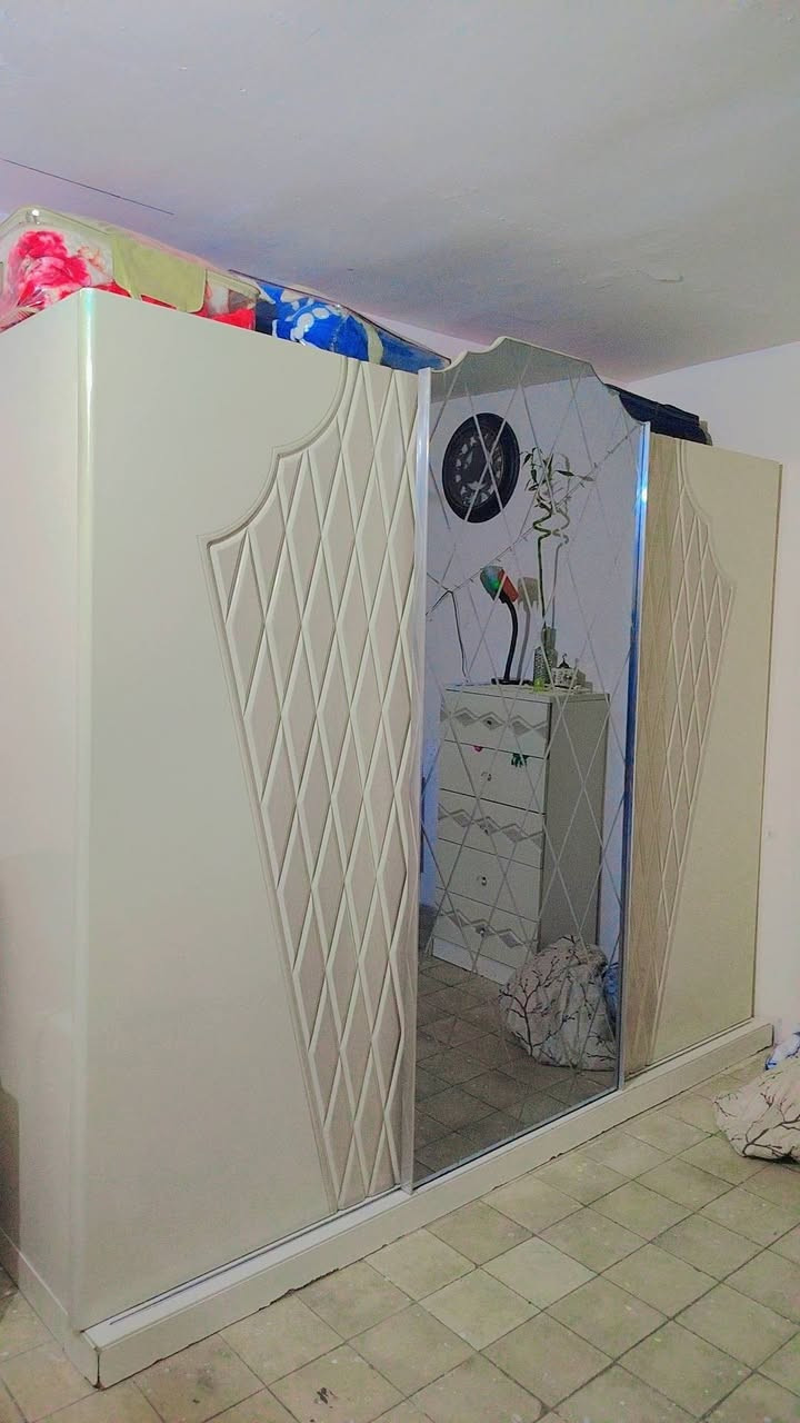 غرفه تركيه باب اول خشب ثقيل 📍
سعر 500 وبي مجال
مكانه الحرية الثانية
***********
