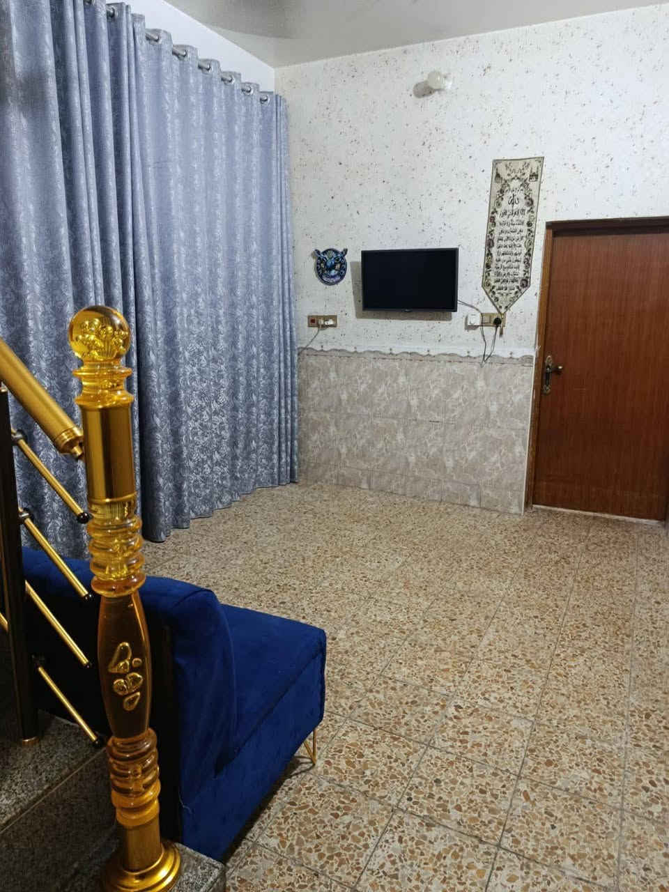 يالله سلام عليكم 👋💯

دار للبيع مساحه ١٠٠م طابقين بناء ٢٠١٦🏠🚪
منطقه حي سلام النجف الأشرف 🎗💯
مطلوب للمصرف العقاري بتطلوعه 💯🎗
يحتوي على ( الطابق الأول غرفه وصاله ومطبخ واستقبال وصحيات داخليه وخارجيه والطابق الثاني غرفتين وصاله وصحيات) 
للاستفسار مكتب الجزائري للعقار🚪💯 🏠📣
        
     (***********) 
☎👉
