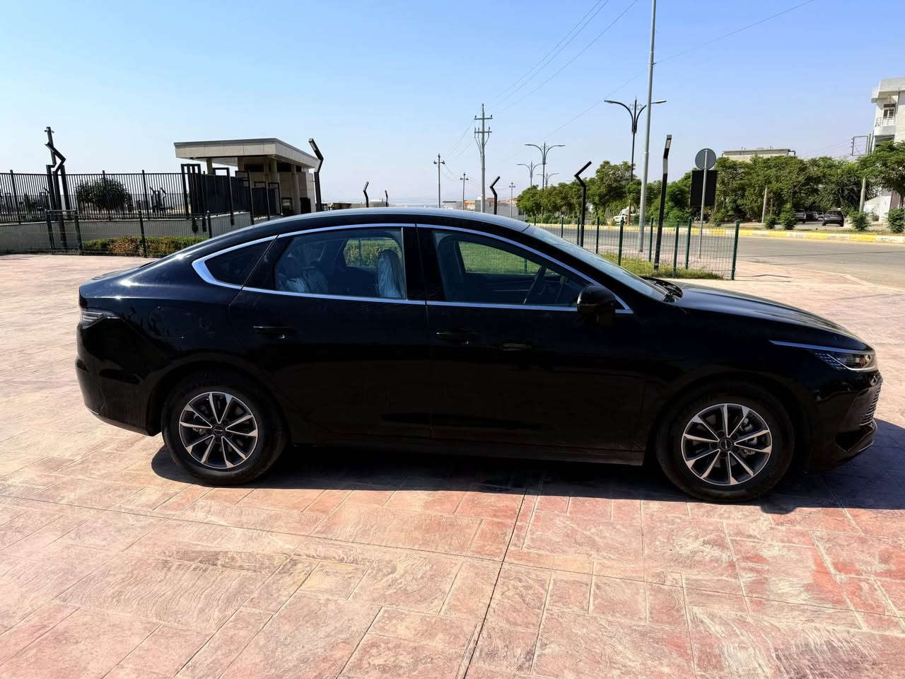 BYD DESTROYER 05
بیوایدی دیسترۆیەر ٢٠٢٥ پڵەگین هایبرێد

ماوەی ڕۆشتن: 21 هەزار 

سەیارەکە  دەعامی بۆ دەعامی بە شەرت، هیچی نییە،  
شاشە تەقڵە
ویل کەپ بیلادی
ناو سپی بیلادی
تەحدید سورعە
سێ مۆدی لێخووڕین (ECO, SPORT, NORMAL
یەدە بەسمە
دەبڵ شاشەی گەورە
تەحەکووماتی سەر سووکانی کامل
زۆر مواسەفاتی تر……

کامل سێرڤس کراوە
ڕۆنی تازە گۆڕاوە
چوار تایەی تازەی لە ژێرە بیلادی
نرخی:١٣٧$ قفل
بۆ پەیوەندی کردن:

WhatsApp number 
(***********) حلبجة, السليمانية
