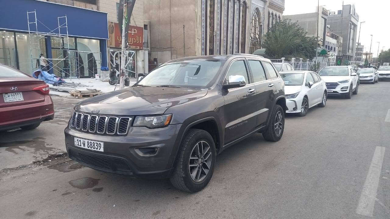 جيب لاريدو 2017 فول ماعد الفتحة سنوية جديدة السعر 150وبية مجال ***********
