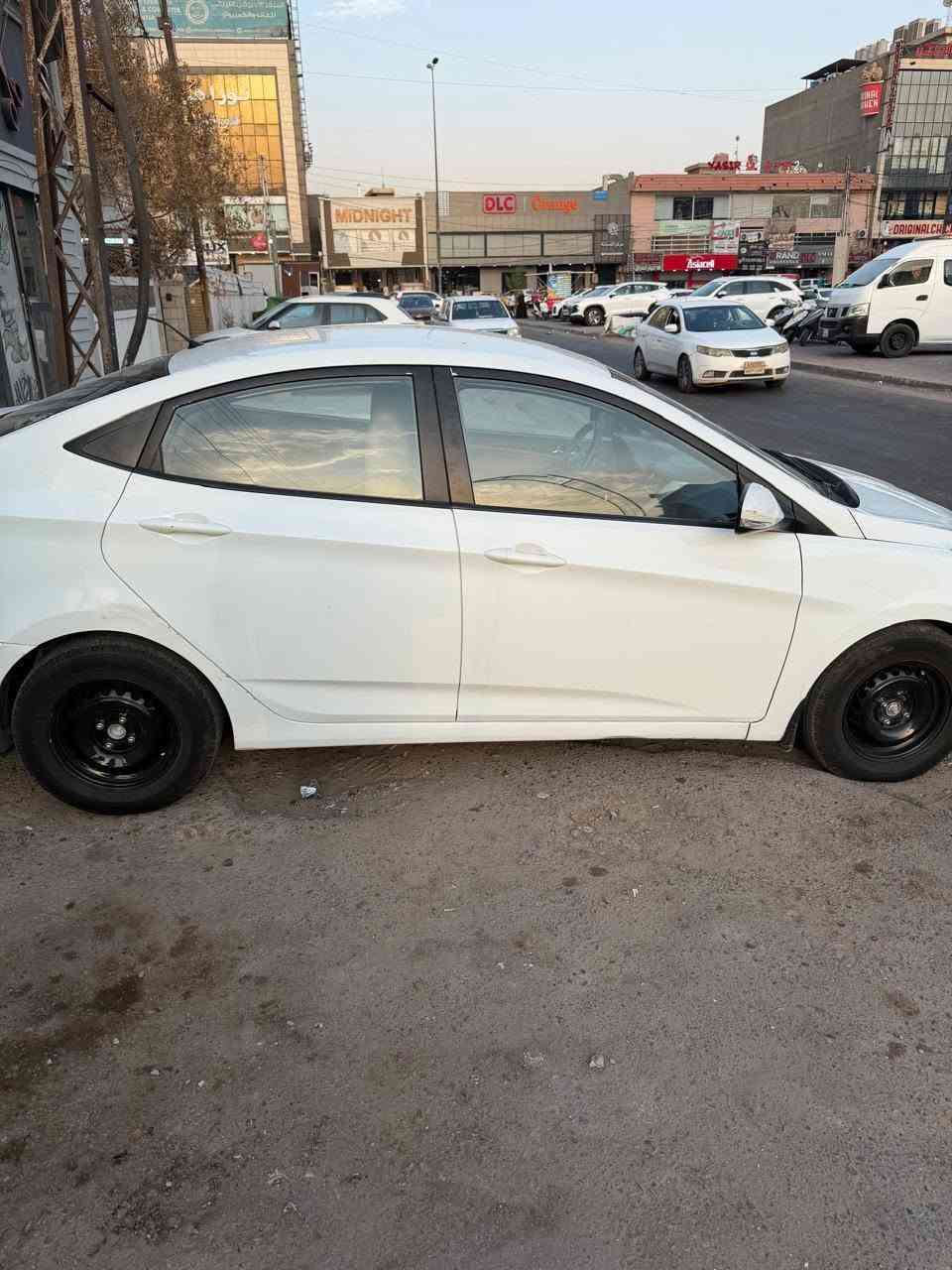 السلام عليكم اكسنت للبيع ٢٠١٤ الشركة العامة مكينه ١.٦
كير تبريد كلشي جاهز تخم تاير جديد باتري جديد فقط باب مبدل السايق بدون دواخل أبدا والشكل الخارجي مثل ما موضح بالصور الباقي مكفول الويل الأصلي موجود ماشية ٢٠٠ ألف مكاني بغداد حي الجامعة السعر ٨٨ وبيها مجال 
التواصل واتساب ماسنجر ***********
