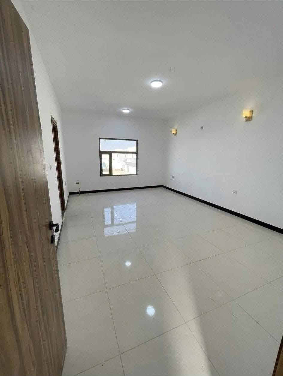 🏡 فرصة مميزة للسكن متتعووض 🏡
🔹 دار للبيع في مجمع الأميرات 2
📍 المساحة: 250 م²
✅ المربع الأول
✅ جاهزة للسكن
✅ قريبة من البوابة
✨ موقع مميز ومرغوب

💰 المقدمه:  137 مليون  فقط
🏦 والمتبقي على المصرف العقاري

📞 للاستفسار ***********
