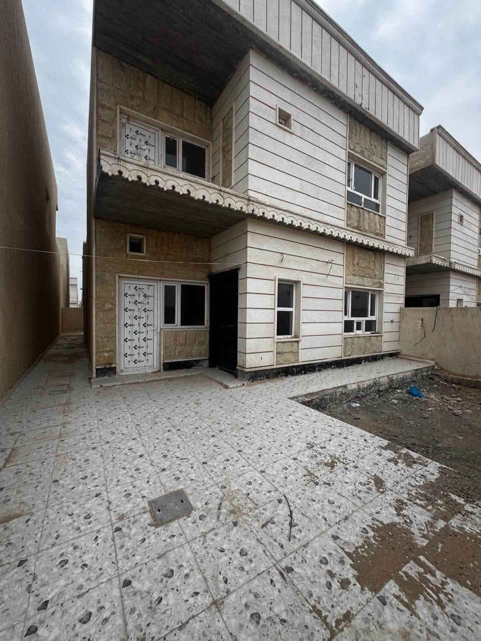 🏡 للبيع منزل قيد الإنشاء – مجمع القرية الأمريكية 🏡
📍 الموقع: قرب شارع 60  – الزون الاول .

🛏️ 4 غرف نوم.   مساحة 200 م 

🏗️ المنزل جاهز للسكن 

💰 واصل للشركة 105 مليون دينار.

🏦 المنزل غير داخل ضمن مبادرة البنك

💳 القسط الشهري: 750  ألف دينار.

⭐ موقع مميز داخل المجمع.

💵 السعر قابل للتفاوض.

للاستفسار والمزيد من التفاصيل، يرجى التواصل  واتساب 
***********
