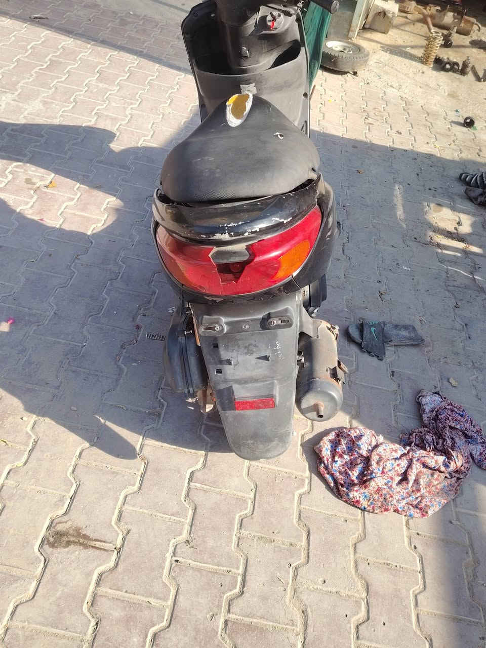 سلام عليكم دراجه مجفته توها تجفيت كله اصلي اول تجفيته الها سلف هندر سعرها 550بيها مجال شي بصيط حك الجيه مكاني الدوره ***********

