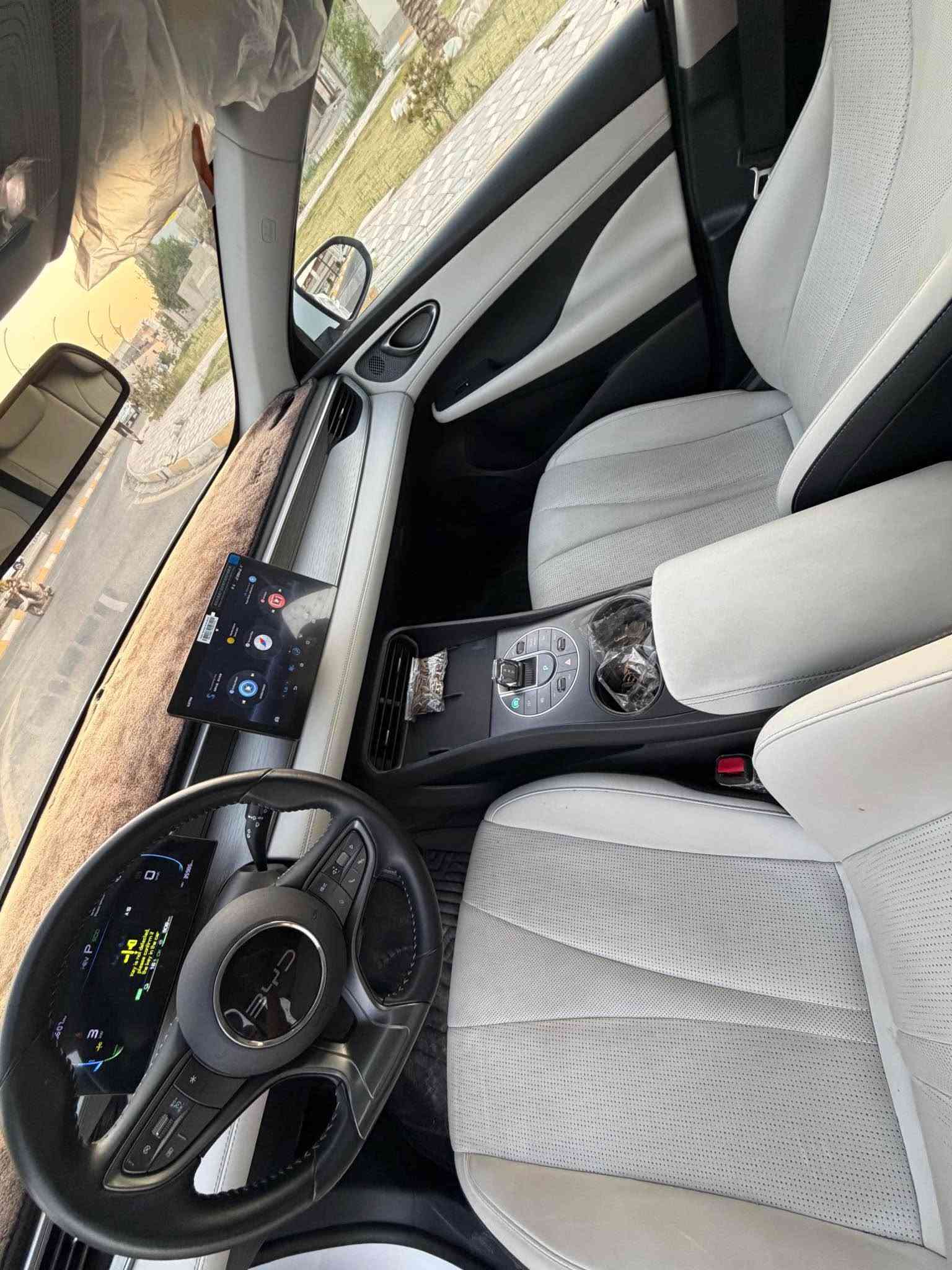 سلام عليكم
بي وايدي سيل 5
🚘 BYD Seal 5 HEV

ماشية ٤٥الف كم الكلي – 

✅ داخل أبيض / خارج أبيض
✅ رقم كركوك 
✅ كارت + بصمة تشغيل
✅ أغراض الوكالة كاملة
✅ تشغيل عن بُعد

المواصفات:
🔹 محرك 1500 CC
🔹 بنزين + شحن + هايبرد (HEV)
🔹 دخول ذكي + بطاقة NFC
🔹 مقاعد جلد رياضية باللون الأبيض
🔹 تبريد قطعتين
🔹 Gear Mouse
🔹 بصمة زجاجية
🔹 أنظمة قيادة متعددة
🔹 هاند بريك كهربائي + Auto Hold
🔹 ستيرن رياضي
🔹 كاميرا خلفية
السعر/ 133 مجال بسيط
📍 الموقع: كركوك
📞 للاستفسار:
*********** كركوك, العراق
