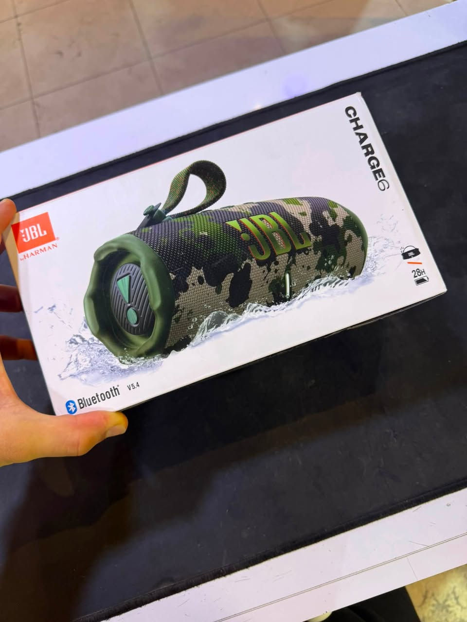 Jbl charge 6 سبيكر
اعلى كواليتي صوت واضح و ضخم غير مستخدم باله 
اعلى سعر ابيعه 
متوفر توصيل لكل محافظات 📦🚚
WhatsApp *********** 📞☎️
