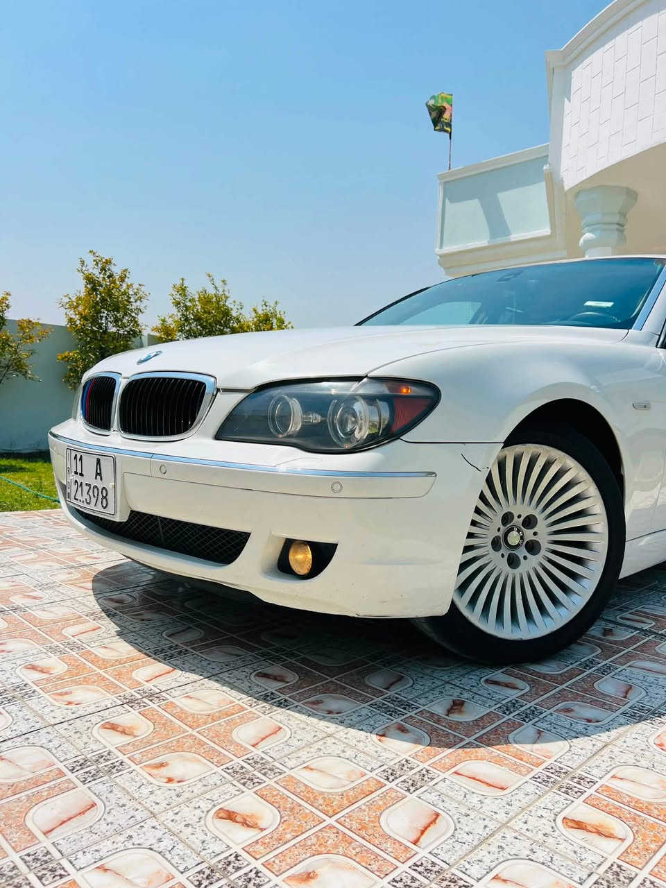 السلام عليكم BMWباخره موديل 2007حجم 750Liمكفوله من صبغ وتبديل  ماعده بارد كلش بسيط بدور جاملغ خلفي جهت سايق موصفات خمس بردات بوب شفط وجنطه هم شفط رقم بغداد بسمي مداور شوكت متريد والجنايه يعرفن شنو سياره مكان بابل  سعر 145رقمي ***********بي وساب وبيكم خير وتدللون من رخصه مدير كروب
