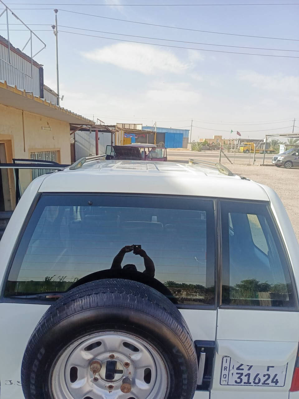 ازوزه للبيع مكينه2500كير اوتماتيك موديل 2001 رقم واسط انكليزي امداور ثاني يوم السياره جديده من حداديه وتايرات كله جديد وبلادي السعر 50وبيه مجال ‏‪***********‬‏ هاذه اتصال واتساب
