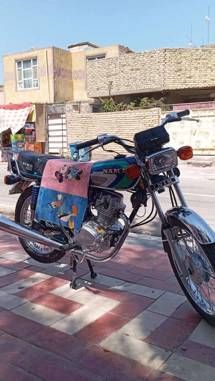 السلام عليكم نامة متياز للبيع موديل ٢٦ دراجة مكفولة من كلشي دراجة صارهة ٢٠ يوم من طالعة من الوكيل باب اول أصلي ٣ أحرف تجي وشوف نظافة بعينك اورق سكنر السعر 830 وبيهة مجال شي قليل الاتصال على الرقم *********** المكان دوانية
