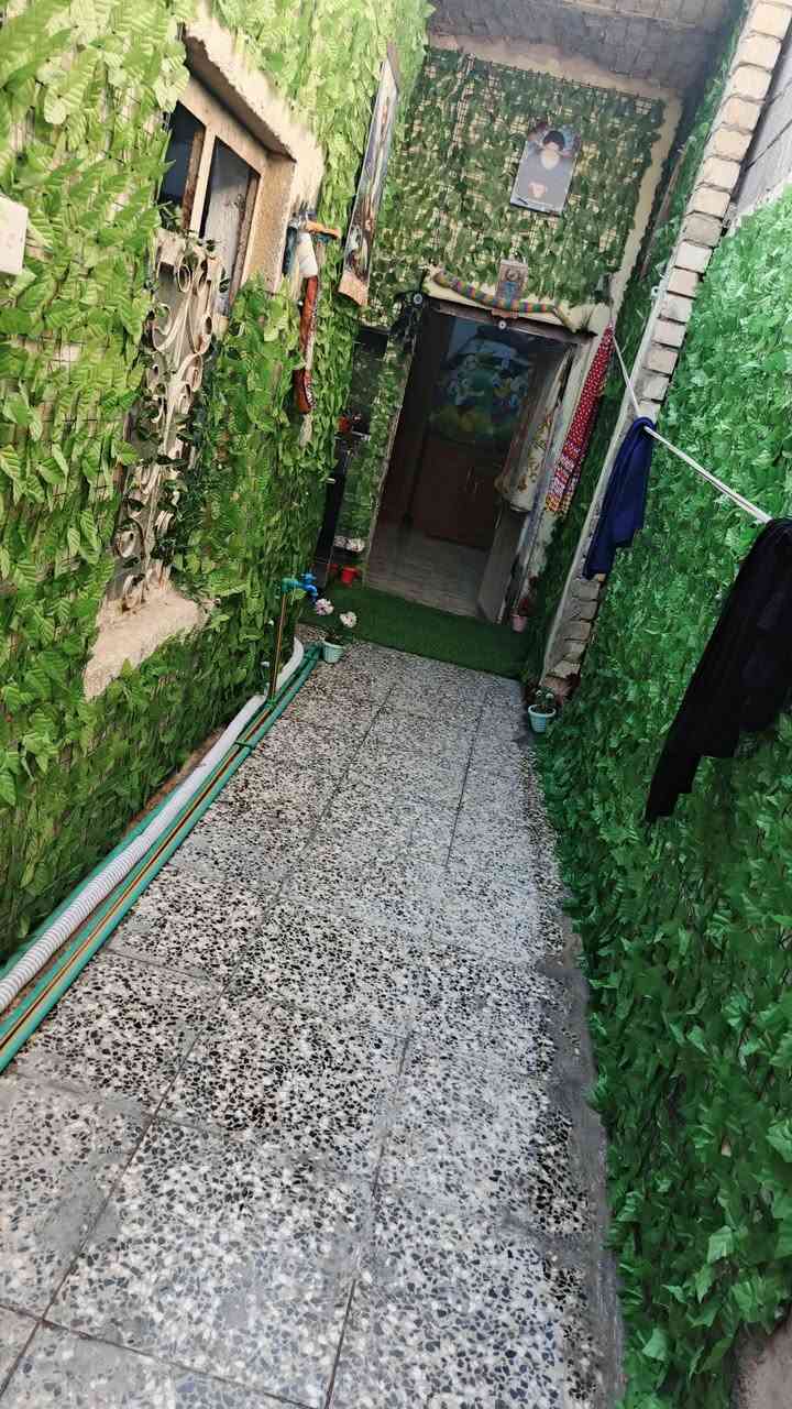 بيت لبيع أو مورس قرب نور الحلاق مساحتة ٦٠ للاستفسار على رقم ***********
