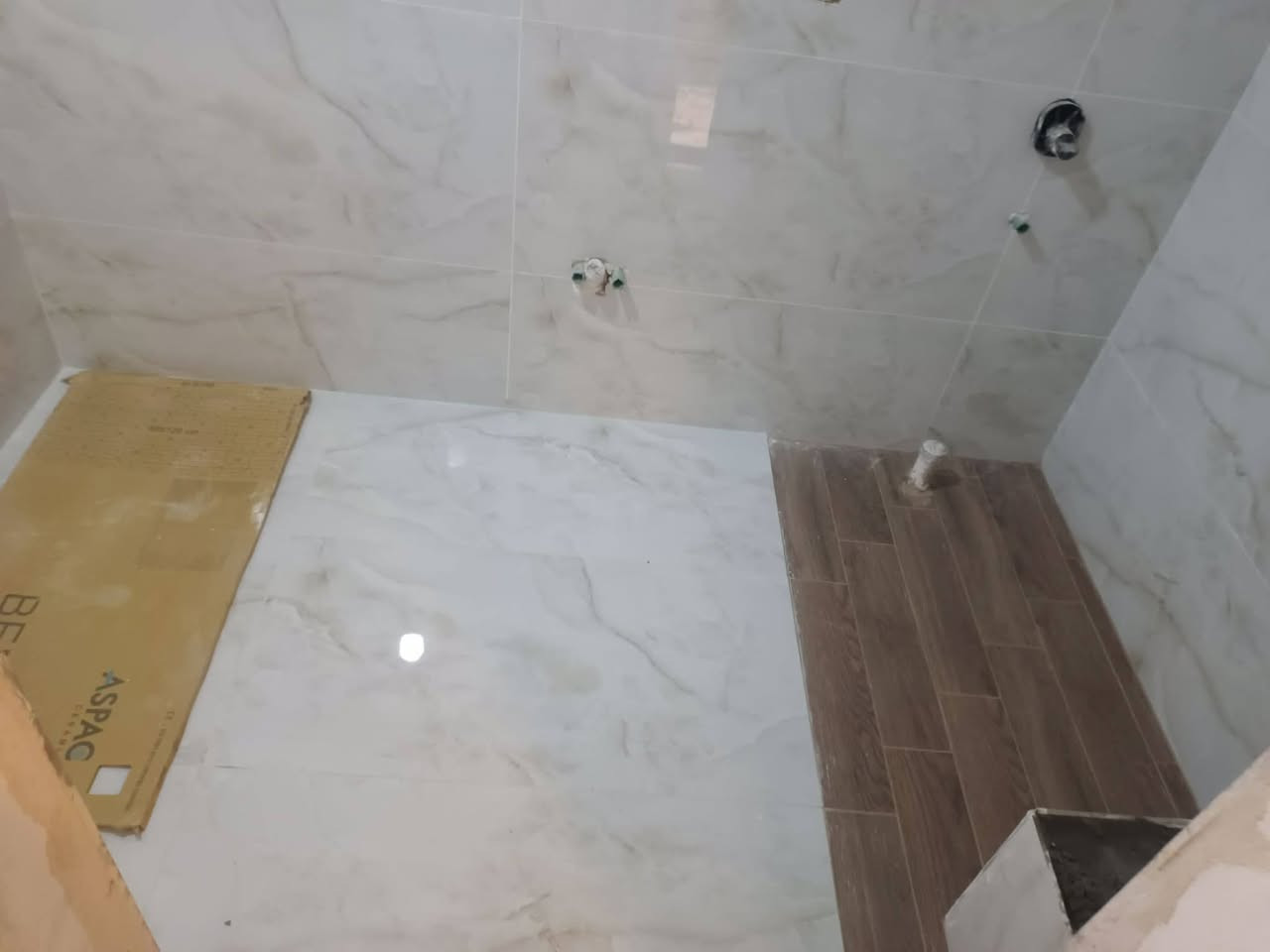 تركيب سيراميك • بورسلين ومرمر • متفرغ بغداد
