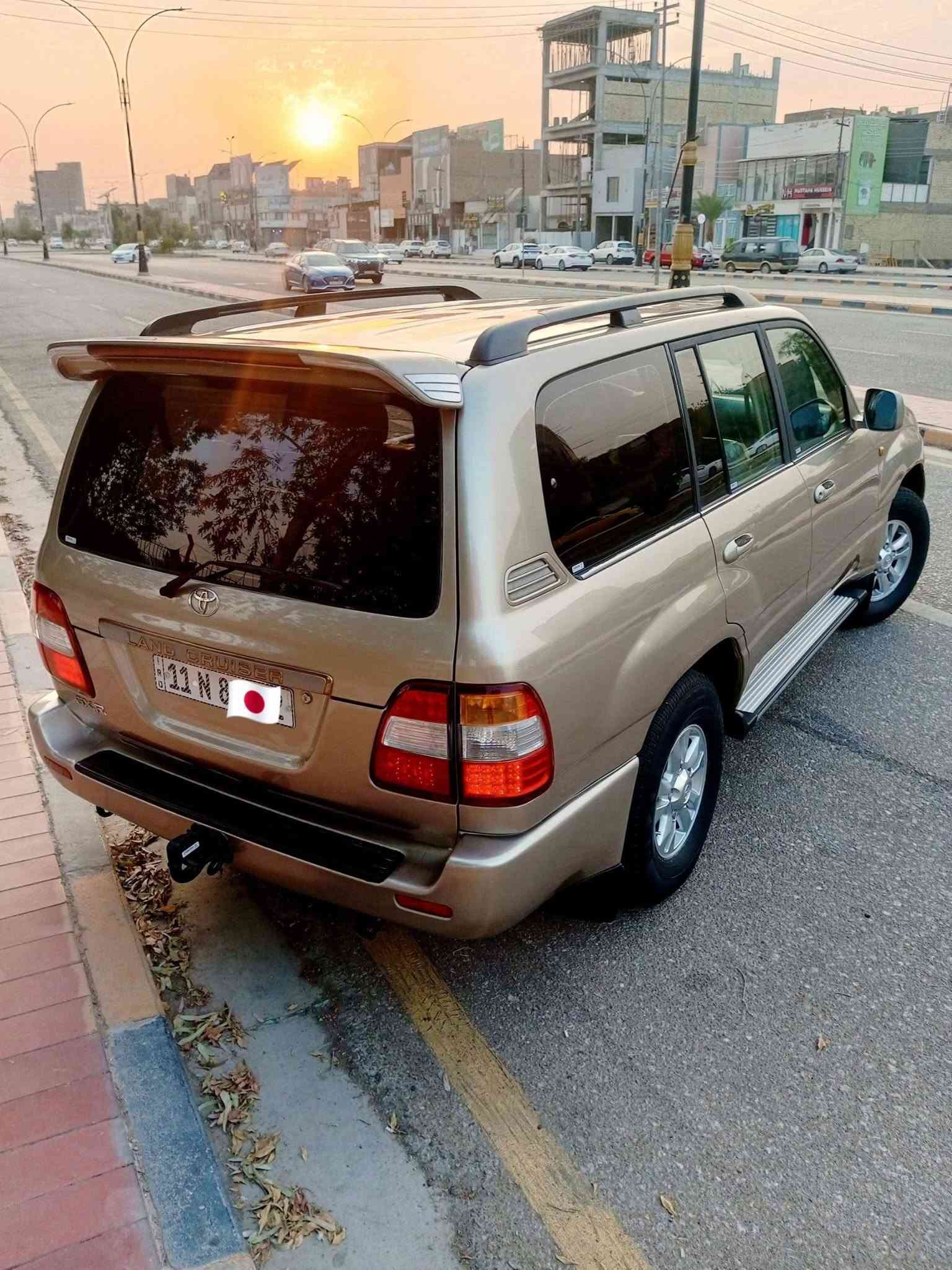 سلام عليكم لاندكروزر للبيع موديل 2003 فول مواصفات تخم تاير جديد تبريد كهربائيات كله شغال فتحه شاشه كامره ثلاث قطع تبريد 7 راكب ثلاجه كير اوتوماتيك مكينه 6 سلندر فور ويل دفع رباعي شغال سياره جديده مكفولة من الضربه صبغ جماليه سعر 150 وبيها مجال رقم الاستفسار ***********  رقم بغداد انجليزي باسمي
