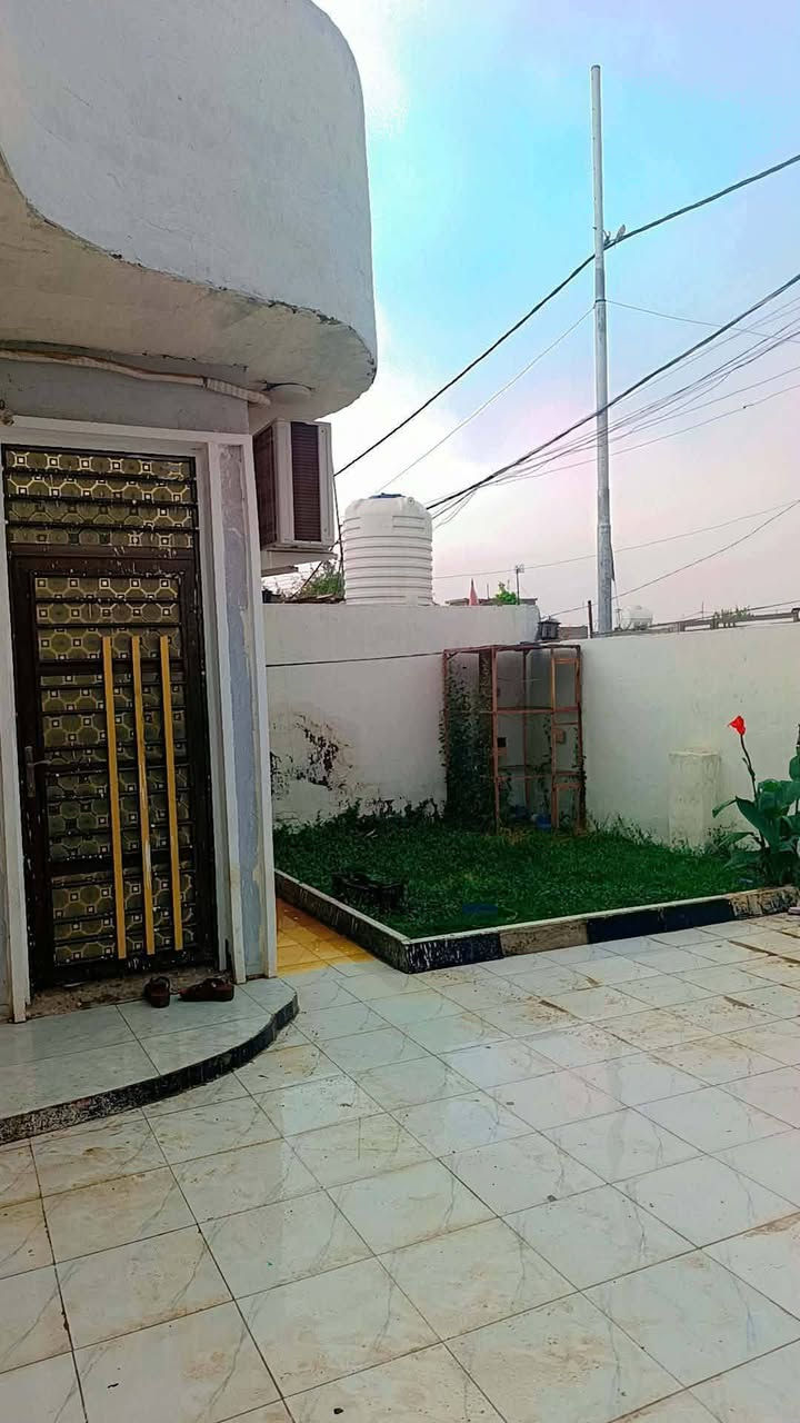 السلام عليكم بيت للبيع حي خضير طابو زراعي بناء حديث مساحه ٢٤٠ متر السعر مناسب ٤٧ بي مجال شراي يتصال اللاستفسار عل رقم ***********
***********
