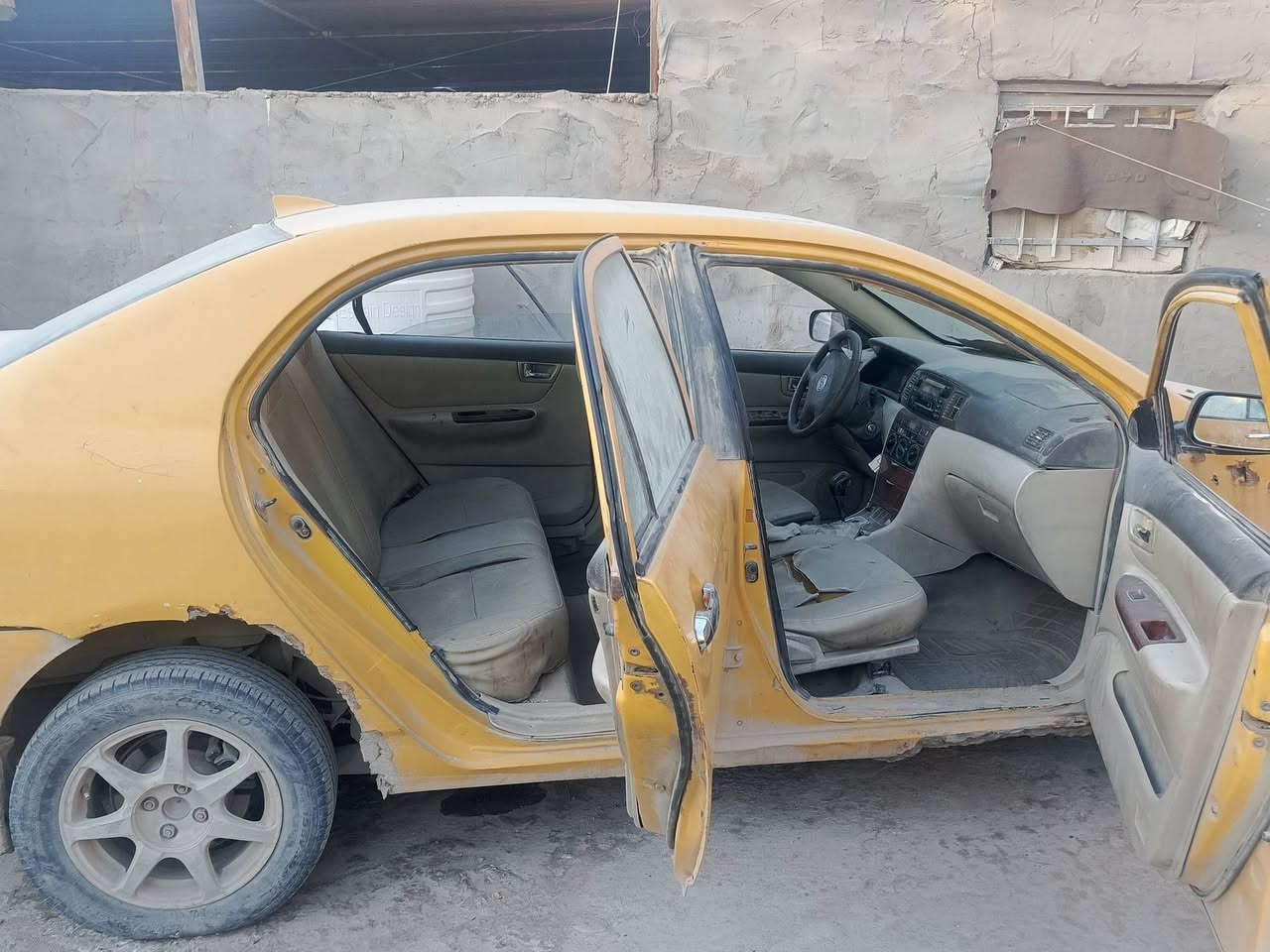 السلام عليكم سياره عرض للبيع سياره سعرها ب 20 كوكب للتفاوض سياره بها غرامات رقم صدامي محرك قايم سياره شويه تعبانه بس انه ما اعظمها لا اعظمها حلو بغداد سعرها سعرها 20 ورقه وقابل للتفاوض سياره بواجه 2012 السنويه بي واي دي بالسمنه بس رقم صدام اتصل وياي على هذا الرقم واتساب‏‪***********‬‏

