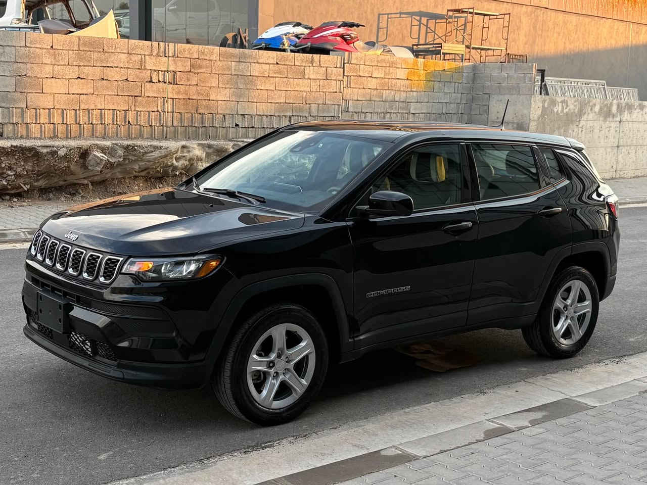 جيب كومباس AWD موديل 2024
صور الحادث بالمنشور

مواصفات : بصمه ، شاشه كبيره ، رادارات ، لايتات زنون ، فور ويل ، ويل كب ، كشنات جلد ، داخل ابيض ، تبريد قطعتين ، بريك بصمه ، 13,000 ماشيه ميل 

بدون صبغ بدون تبديل قطع 
حادثها فقط الدعاميه الاماميه 
ايرباكات طاكه وكله شادله وكاله شركة 
كير و محرك و رادار وكهربائيات و راديتر بلادي 
وبشرط الفحص بدون مصرف دينار متصرف عليها
جاهزه من كلشي السياره ماشاءلله كلش جديده و نظيفه و بدون رقم يترقم شمالي مكان سليمانيه
 
واتساب : ***********
