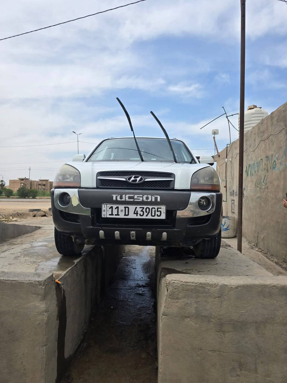 السلام عليكم توسان 2009 رقم بغداد نضيفه بأسمي تحويل مباشر تخم تاير جديد تبريد ثلج🥶 باتري جديد داخل جلد  بيهه طخه بسيطة معدله بارد ومرشوشه بدون معجون وكلشي موضح بالسونار مكاني بابل الاسكندريه السعر 115$ وبيهه مجال *********** .
