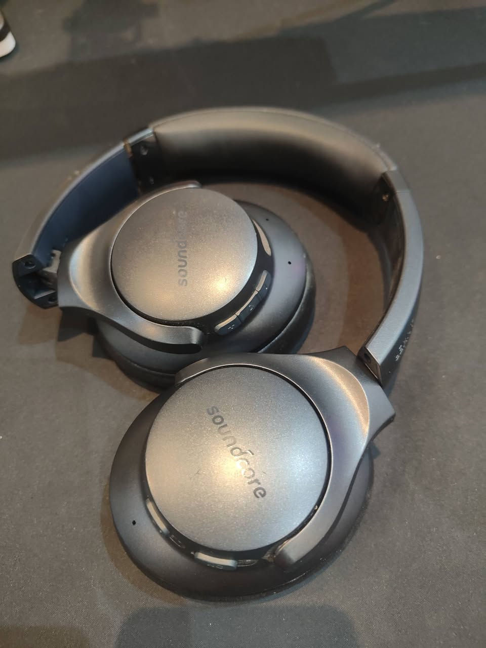 Soundcoure q20i.  30الف 
Soundcore Q20 30 الف
Life q30.  40 الف
Space one 60 الف 
Q45. 70 الف 
التواصل: ***********
