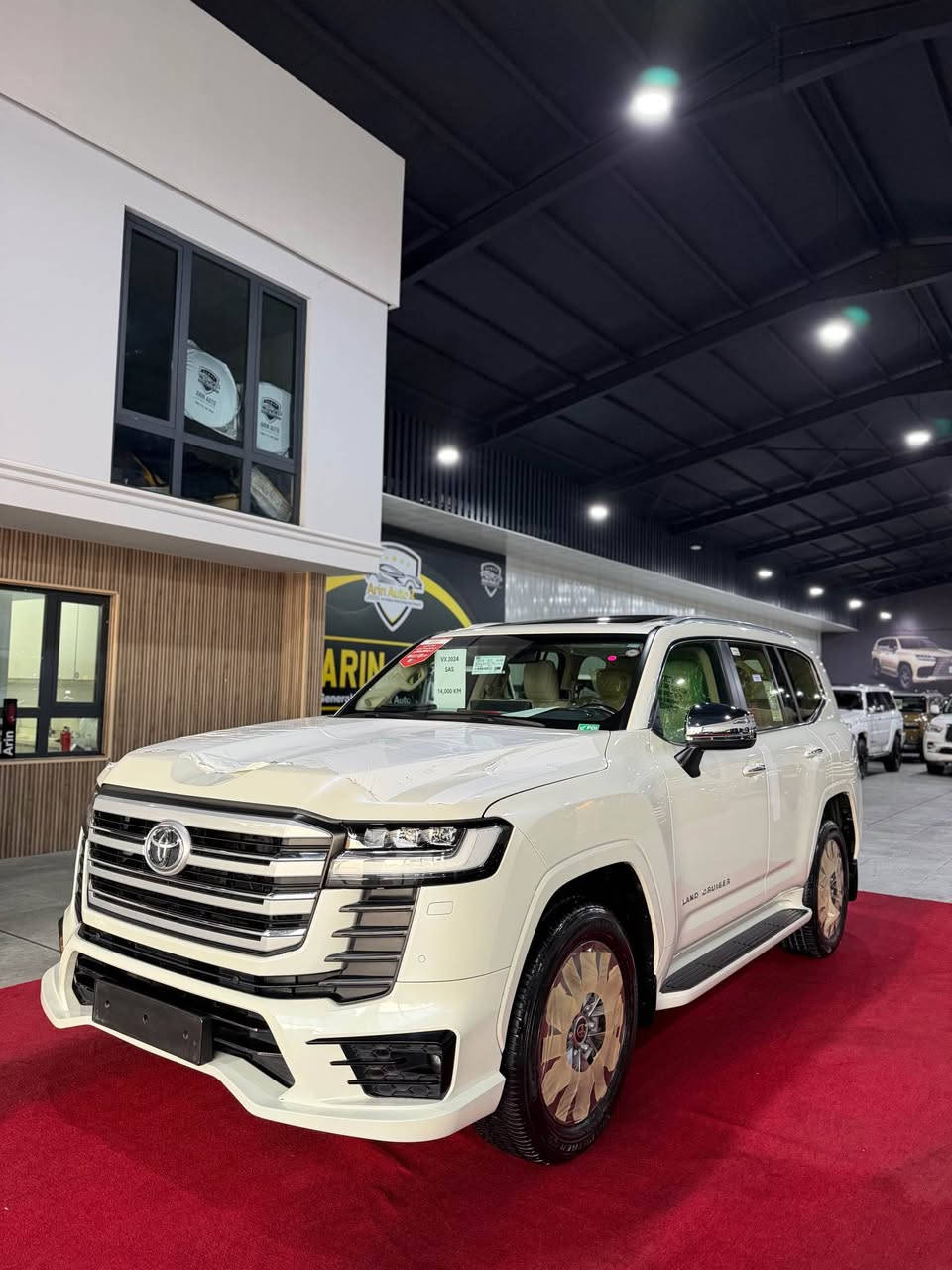 Land cruiser VX 2024    
الف 14 KM📦
لاندكروز VX   
مكفول كفاله عام من كلشي
٤ تاير دنلوب جديد‏‎
سنة الصنع: 2024
‏‎ضمان شركة SAS
كل غراض بلادي موجود
ماشييه  14 الف  كم 
‏‎المواصفات :
-المصابيح:  LED
-كاميرا  
‎-نظام الصوت JBL
- محرك 6 سلندر 4.0L
‏‎- فتحة سقف ( سلايد ) 
-٣ شاشات 
- شاشات ترفيه خلفية
‏‎- مقاعد جلد-تدفئة-تبريد
‏‎- مقاعد كهربائية 
- مقاعد امامية تبريد 
- ⁠تبريد وتدفئة امامي خلفي 
‏‎- بصمة الابواب 
‏‎- صندوق كهربائي
‏‎- مصابيح LED و زينون
-7 راكب 
-شحن واير ليس 
-حساس امامي خلفي 
‏‎- حجم العجلات 20 inch 
مكفول كفاله عام كلشي مابيها بل باكيت
تخم تاير دنلوب جديد 
مكفولة كفالة عامة من الدعامية إلى الدعامية
‏‎ بدون صبخ .بدون بارد
‏‎دعاميات هم بدون صبغ ،رمل مابي بقية كلها بشرط

محرك كير بشرط مامفتوح
‏‎سيارة حيل نظيفة كلشي عل بلاد لوك
‏‎سنوية زنكة كلشي جديد مدفوع لـ2029
‏‎باسمي السنوية بشرط تحويل و غرامة 
‏‎سيارة مابيـها دينار مصرف كامل من كل نواحي

نفسي يوم /تحويل و وكالة حاظر 
مكاني /داخل سليمانية
سعر 685$ 
***********كوردي
***********  عربي السليمانية, العراق
