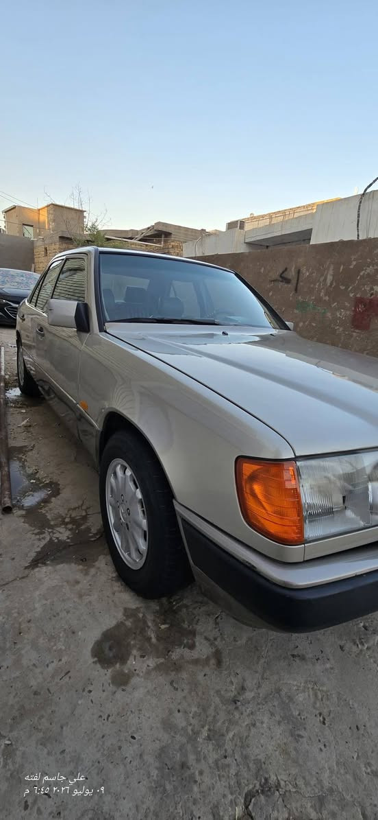 سلام عليكم للبيع مارسدس دب مديل 88 رقمها بغداد سنوية لل27 محرك ياباني 3000 بل كارتون السيارة كفالة من ضربة وخياس فقط صبغ مكان نجف *********** سعر 65
