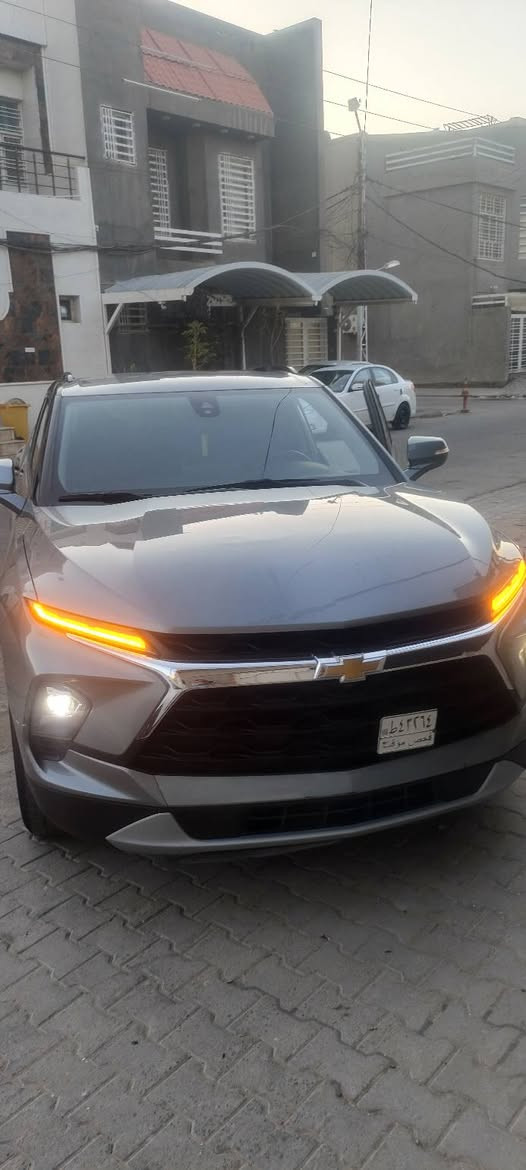 سلام عليكم عرض خاص مناسب..  البلايزر  المكفول الفول 3LT مكفوله من الصبغ والتبديل موديل ٢٠٢٣  السياره جديده تترقم جميع المحافظات حادثه تبديل طبلة حدادية الويل الأيسر !!  السعر.   170$ 
نواقص السياره كرت شاشه وتكحيل  حز  إيرباك الدشبول الشراي رقمي وتساب ***********
