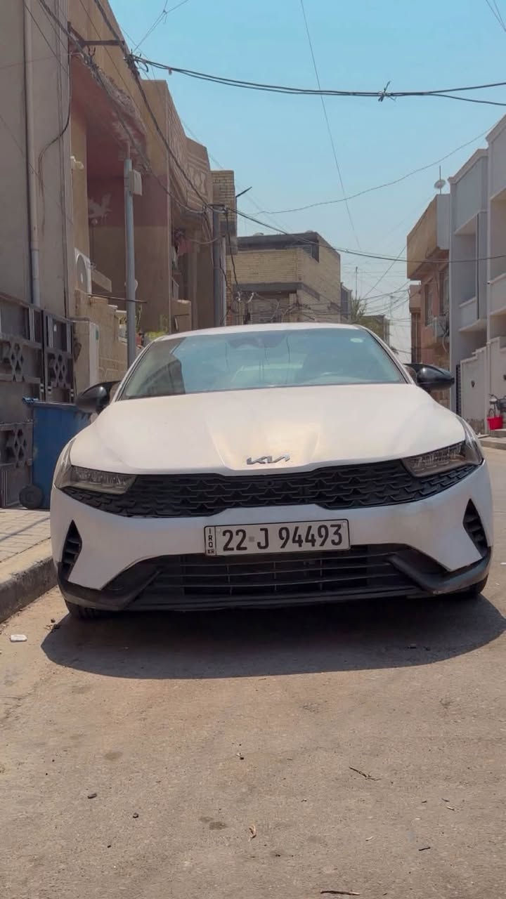 السلام عليكم 
K5
مديل 22 أمريكي محرك 1600 تيربو جي تي موصفات معروفه بدون بنوراما 
حادثها كلش بسيط بدون تبديل فقط نص البنيد مصبوغ نفسه محرك كير كفاله الحادث والسونار بل منشور 
رقم أربيل تحويل مباشر مكاني بغداد الحريه 
السعر 153
***********

