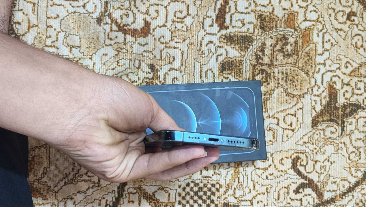 سلام عليكم
ايفون ١٢برو ماكس
ذاكرة ٢٥٦
بطارية ١٠٠مبدلة
شاشة نوعية زينة تلث خيارات
سعر الجهاز ٢٨٠وبي مجال
بغداد حي البتول
رقم الهاتف ***********
