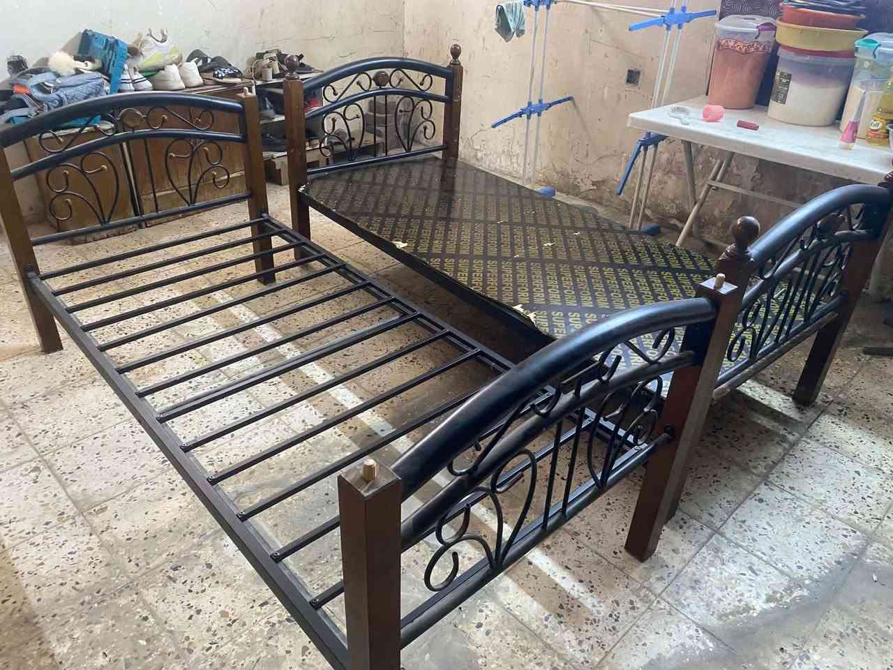 جربايه طاقين وتصير كل وحده وحدهه بغداد الحريه السعر70
***********
