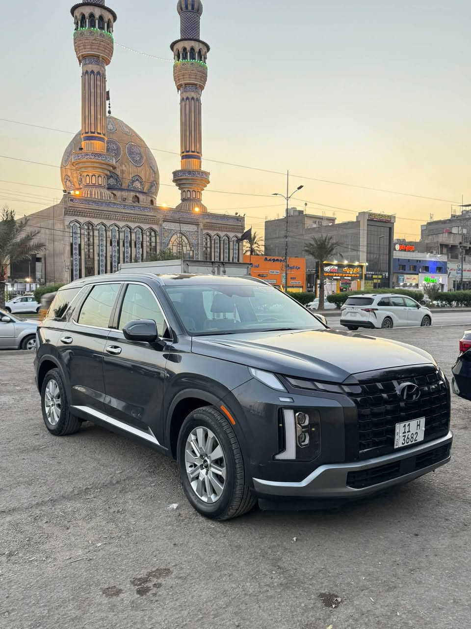 هونداي بالسايد

Palisade(للبيع فقط....بدون مراوس)

◻️ ســـــــنة الــــصـنع : 2024 فئة sel

◻️ الــمسافة المـقطوعه : 71 الف ميل

◻️ ناقل الــــــحركــة :  اتوماتيك

◻️ ســــعة الـــــمــــحرك : V6 3.8L

◻️ دخول جديد. ترقيم. جديد. 

◻️ لون الــــفـــــرش : ابيض

⚪️ مميزات السيارة :

▫️7 مقاعد 

▫️مقاعد كهرباء

▫️ميزة Auto Hold

▫️تثبيت سرعة 

▫️ كاميرا خلفية

▫️ وضعيات قيادة محرك

▫️5 وضعيات قياده

▫️تدفئة مقاعد

▫️شاشة وسطية تدعم Android Auto , Apple CarPlay

▫️تكييف خلفي منفصل

▫️اضاءة LED عصرية

▫️مقابض تبديل سرعة

▫️تثبيت سرعة على المنحدرات

السعر 270 $

الحادث فقط قبق جنطه مبدل نفس اللون بدون صبغ وبدون دواخل

📞 للتواصل  ***********

(ملاحظه) سياره رقم بغداد (بأسمي شخصي)تحويل مباشر                              العنوان_ بغداد@

نص مكتوب في الصور:
- 1 / 16 1:1 2024 HYUNDAI PALISADE, SEL bid.cars